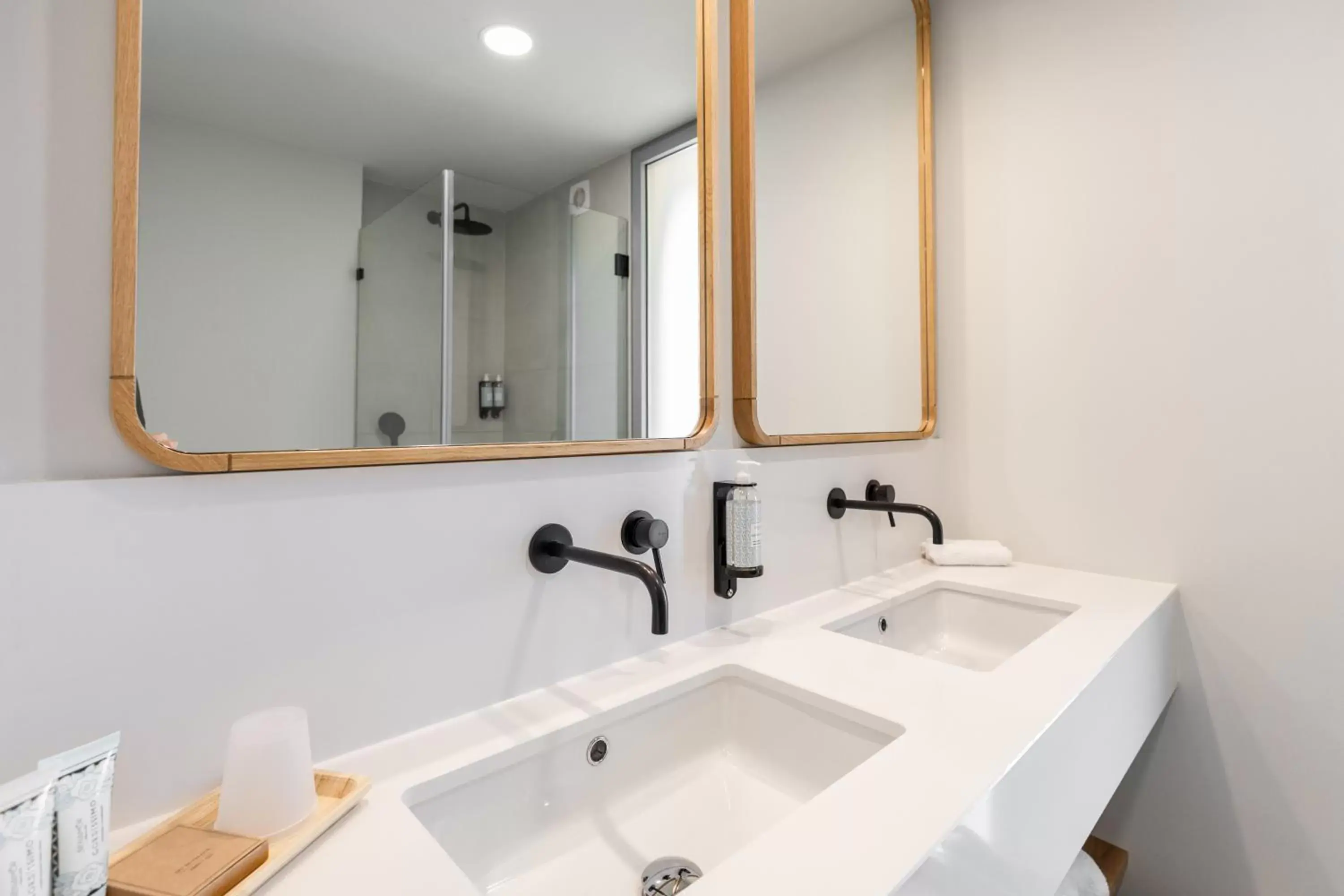 Bathroom in White Shell Beach Villas