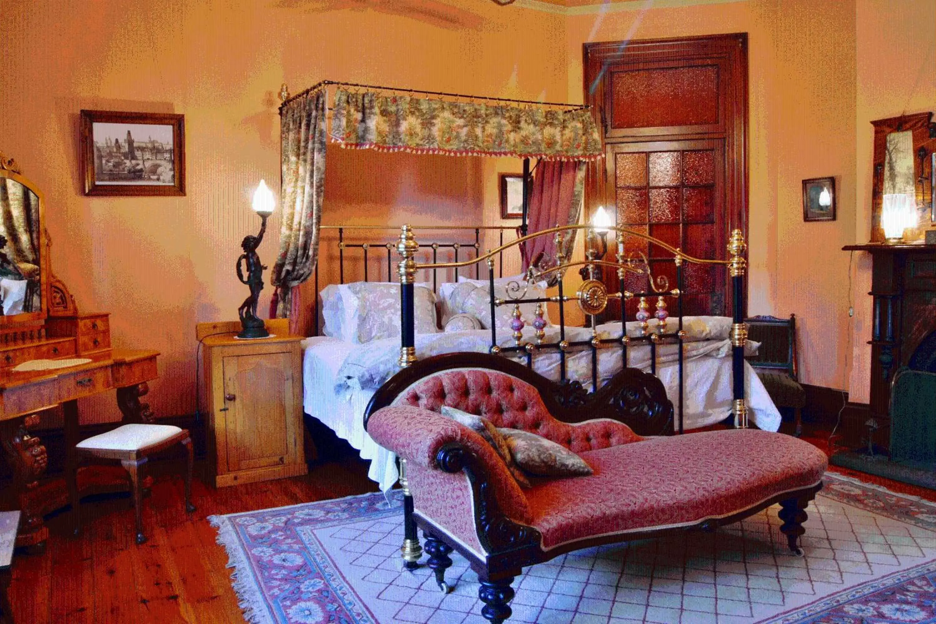 Bedroom in Buxton Manor