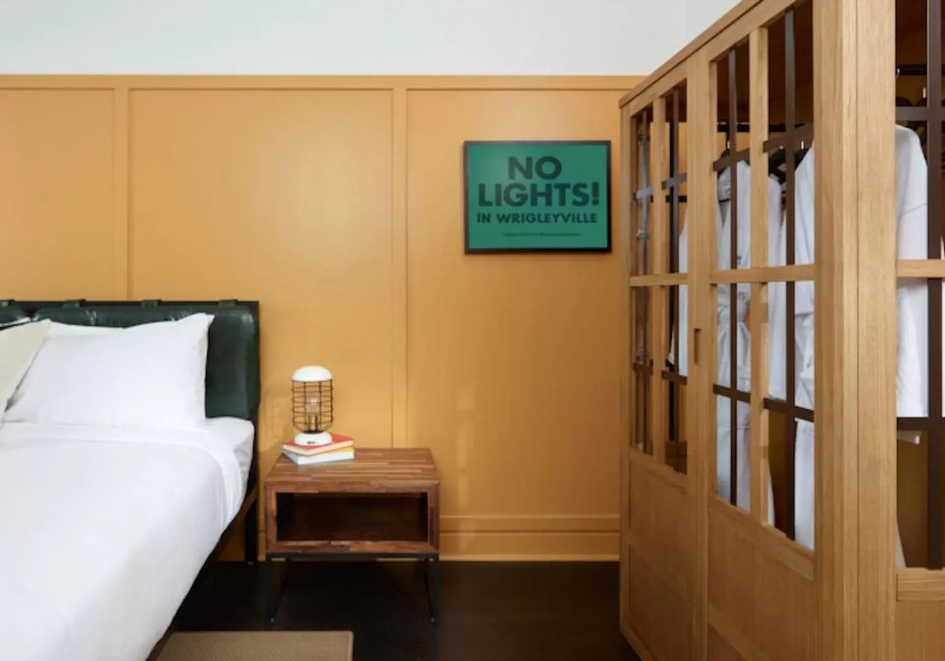 Photo of the whole room, Bed in The Chicago Hotel Collection Wrigleyville Photo of the whole room, Bed in The Chicago Hotel Collection Wrigleyville