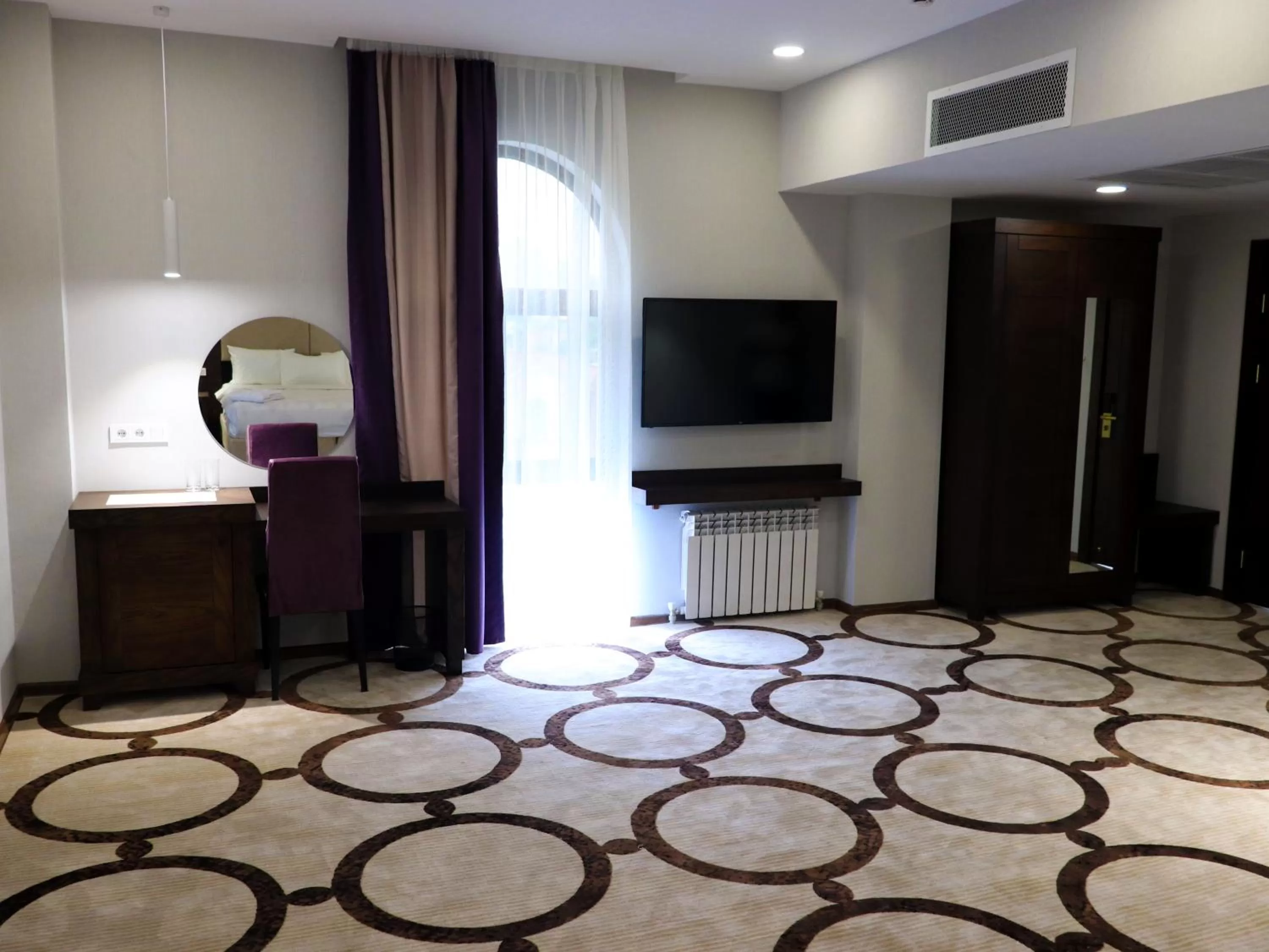 Photo of the whole room in East Palace Hotel