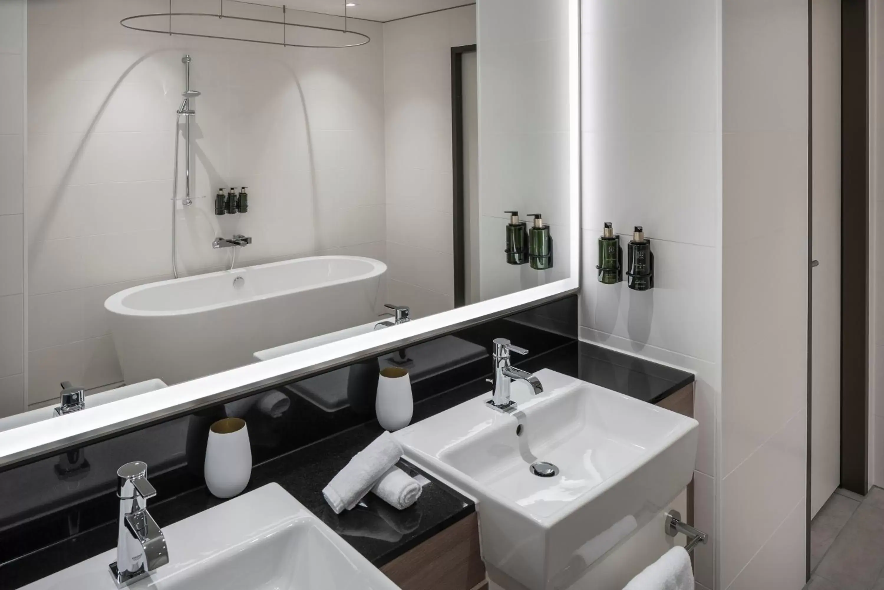 Bathroom in Meliá Frankfurt City