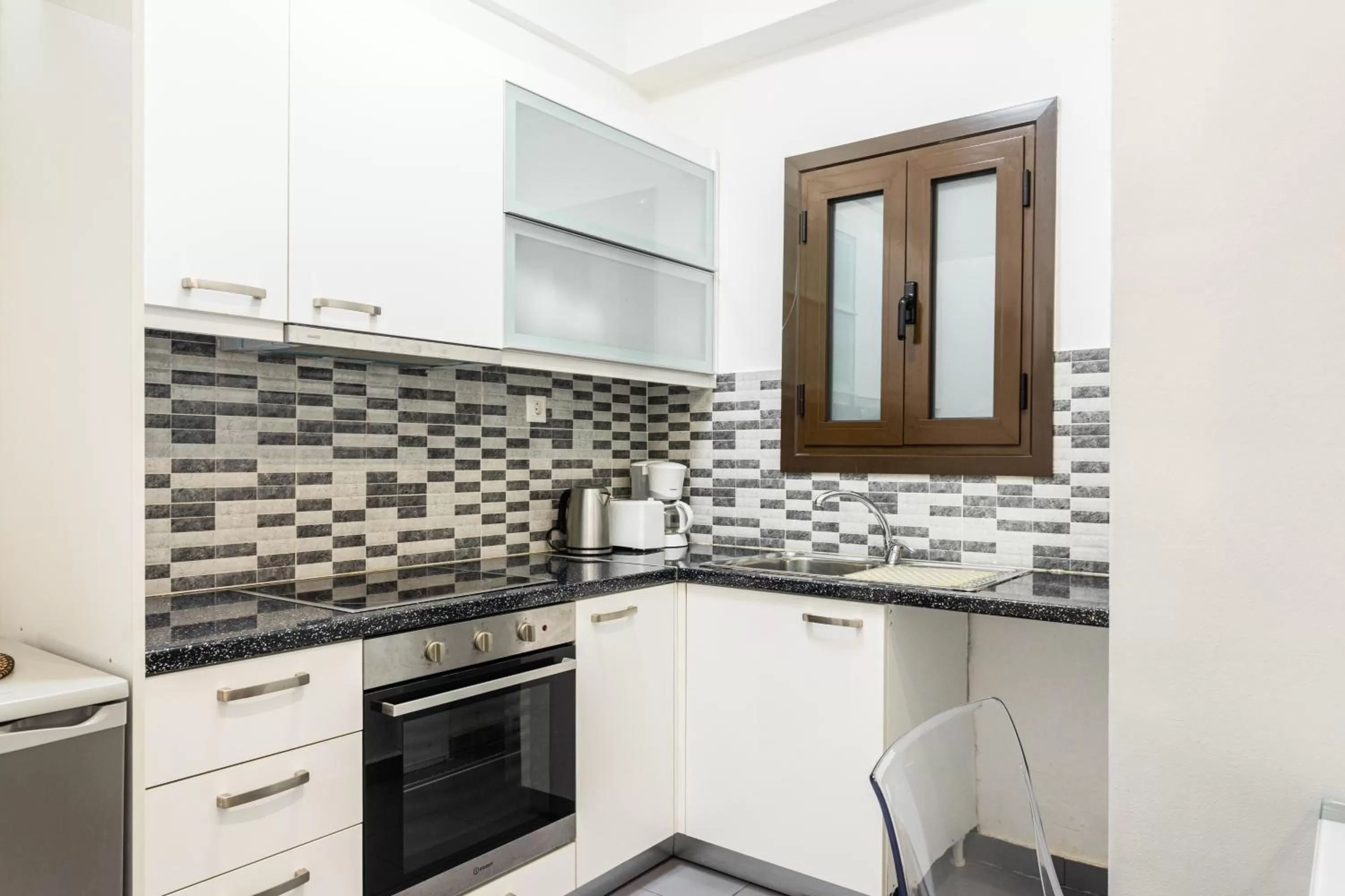 kitchen in Nicholas Point Apartments and Rooms