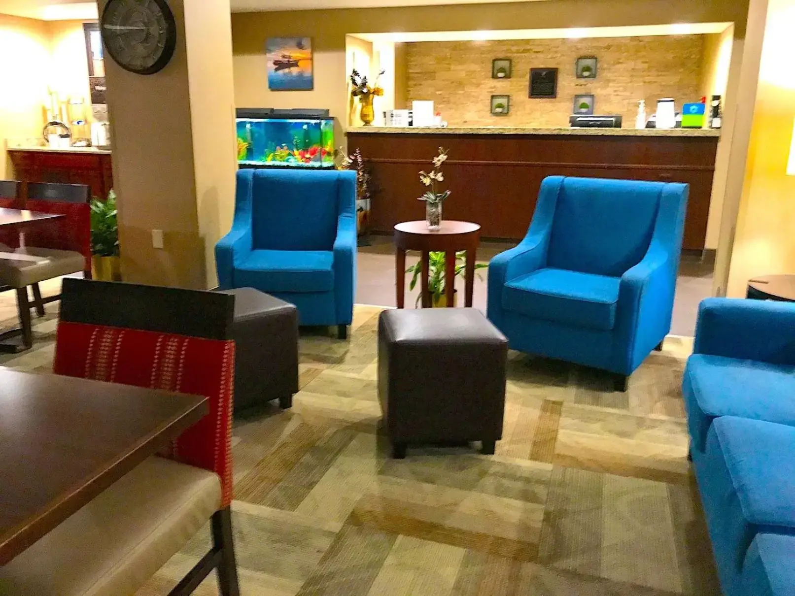 Communal lounge/ TV room, Lobby/Reception in Comfort Inn, Erie - Near Presque Isle