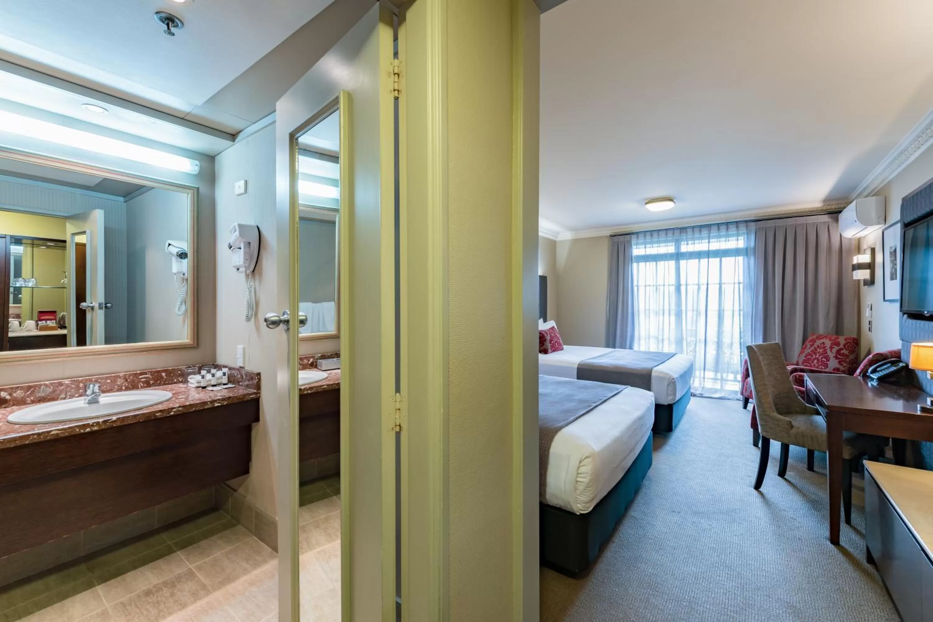 Bathroom, Bed in Distinction Hotel Rotorua