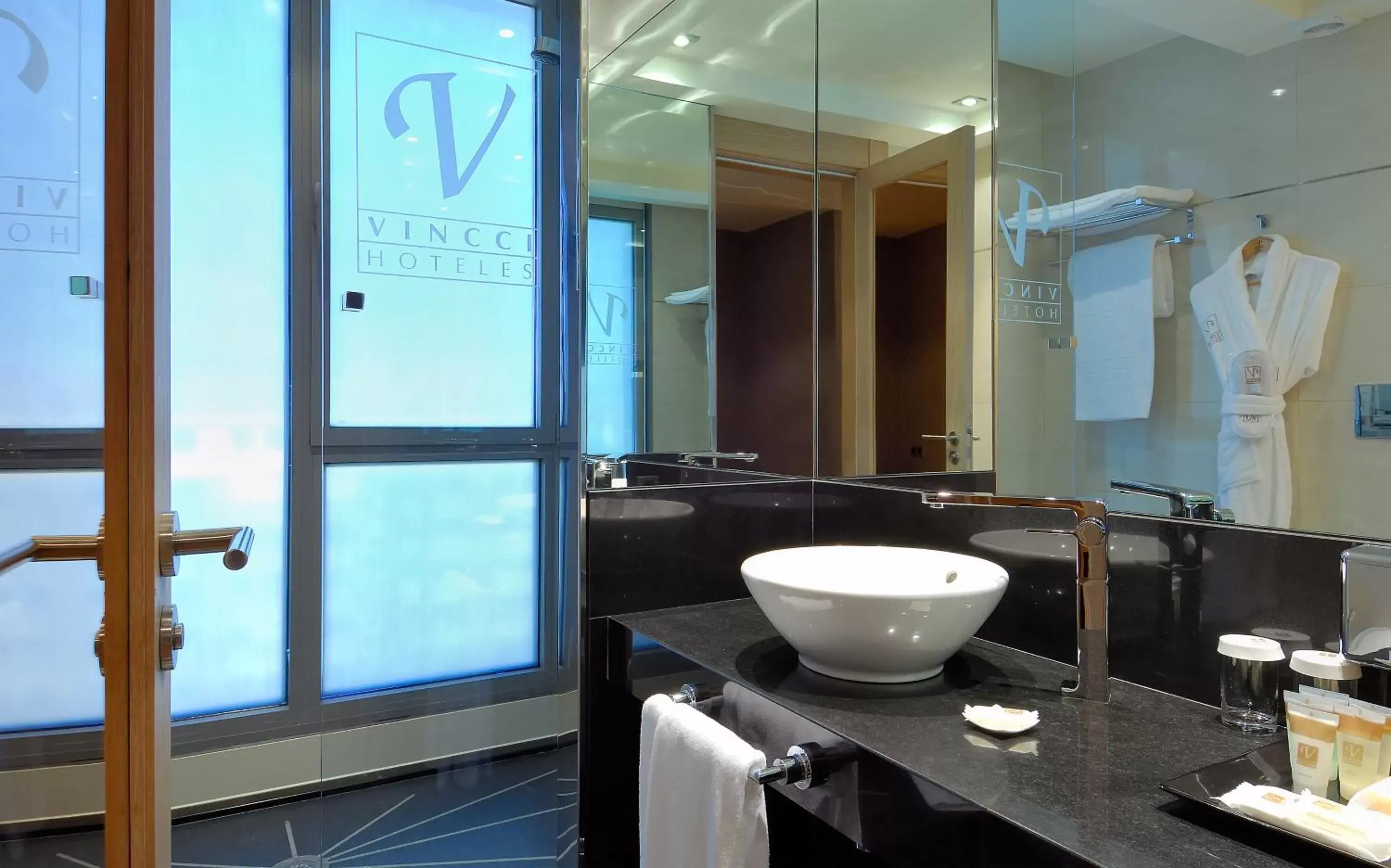 Bathroom in Vincci Frontaura Bathroom in Vincci Frontaura