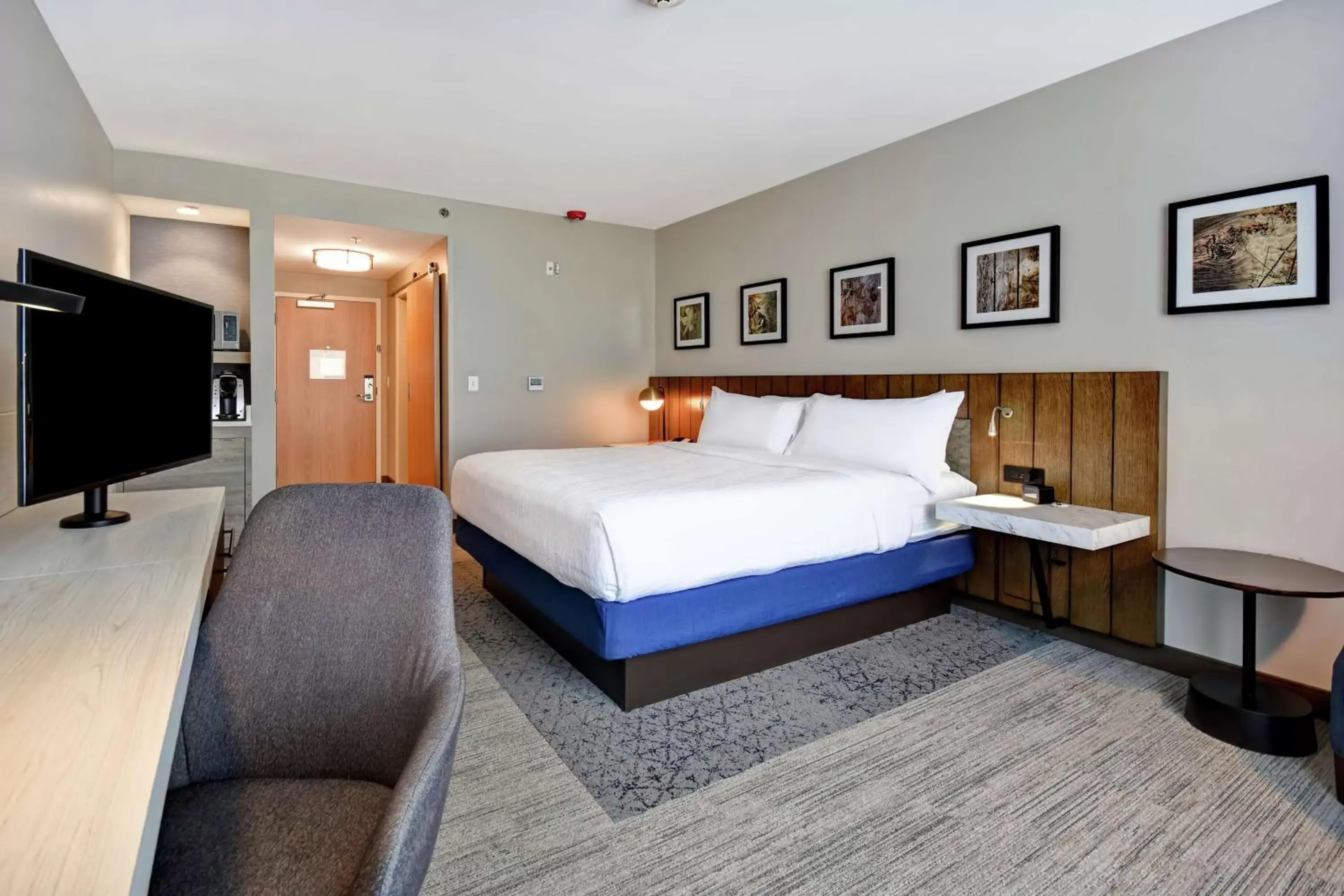 Bedroom, Bed in Hilton Garden Inn Jackson