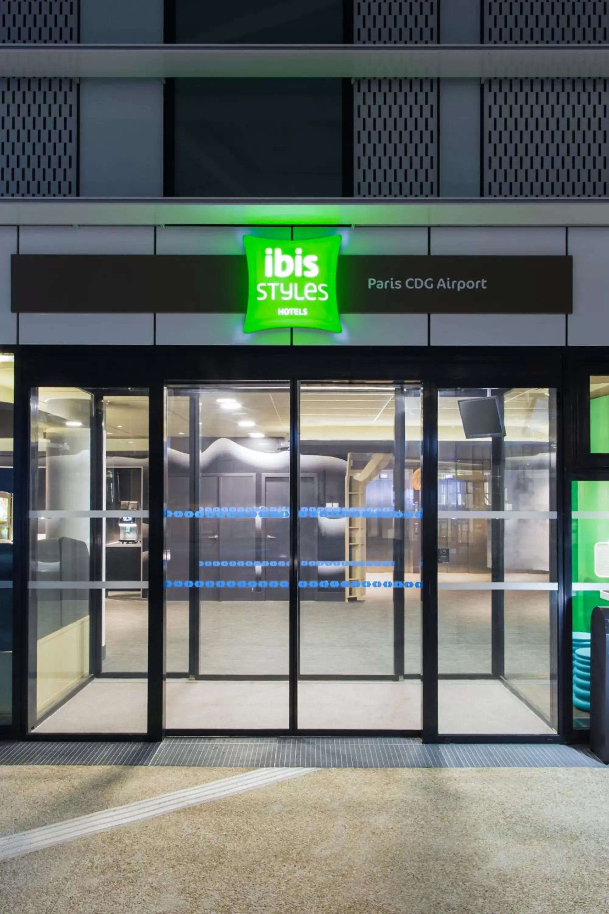 Facade/Entrance in ibis Styles Paris Charles de Gaulle Airport