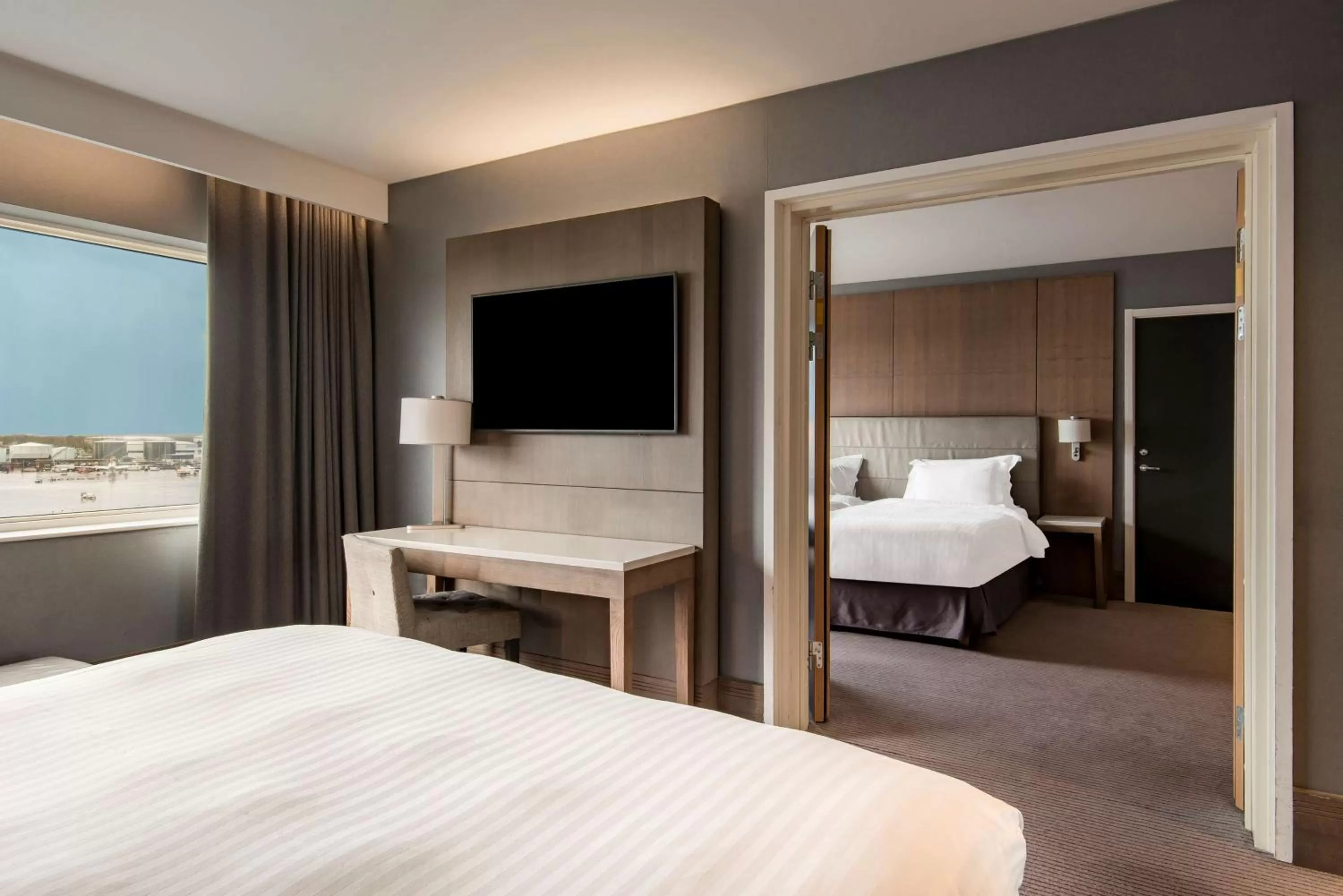 Bed in Radisson Blu Manchester Airport