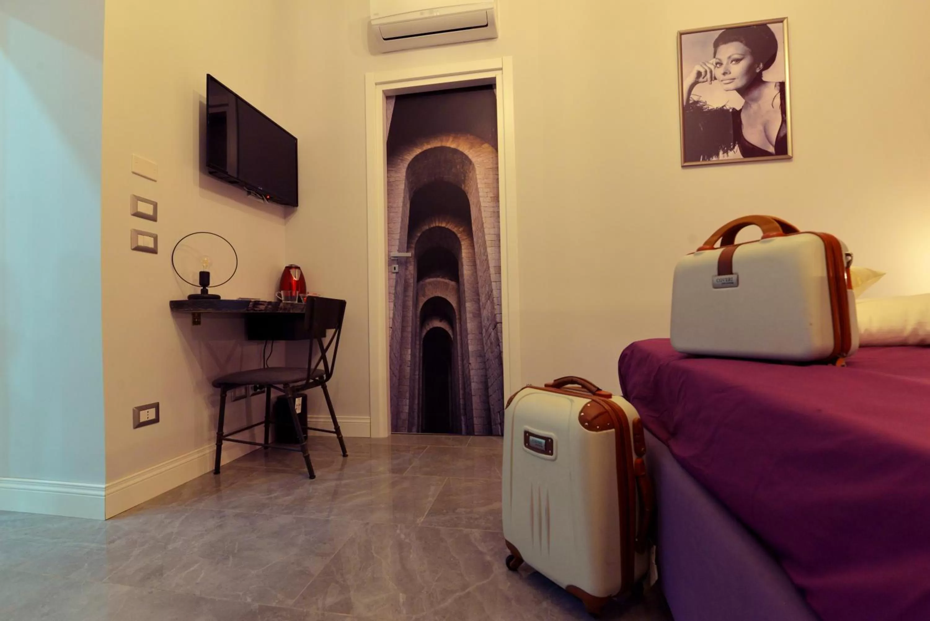 Bedroom, Bed in Chiaia Roof