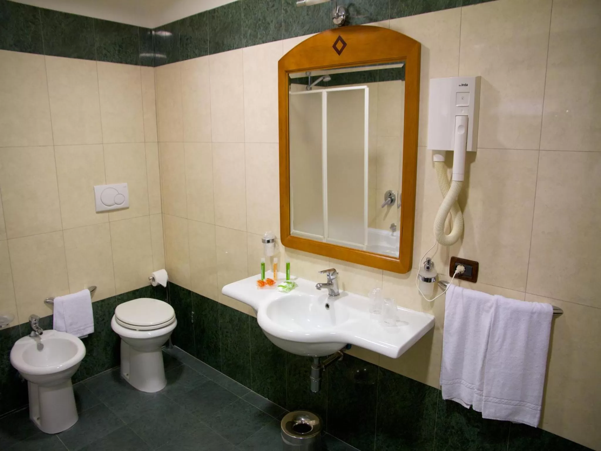 Bathroom in Ulisse Deluxe Hostel