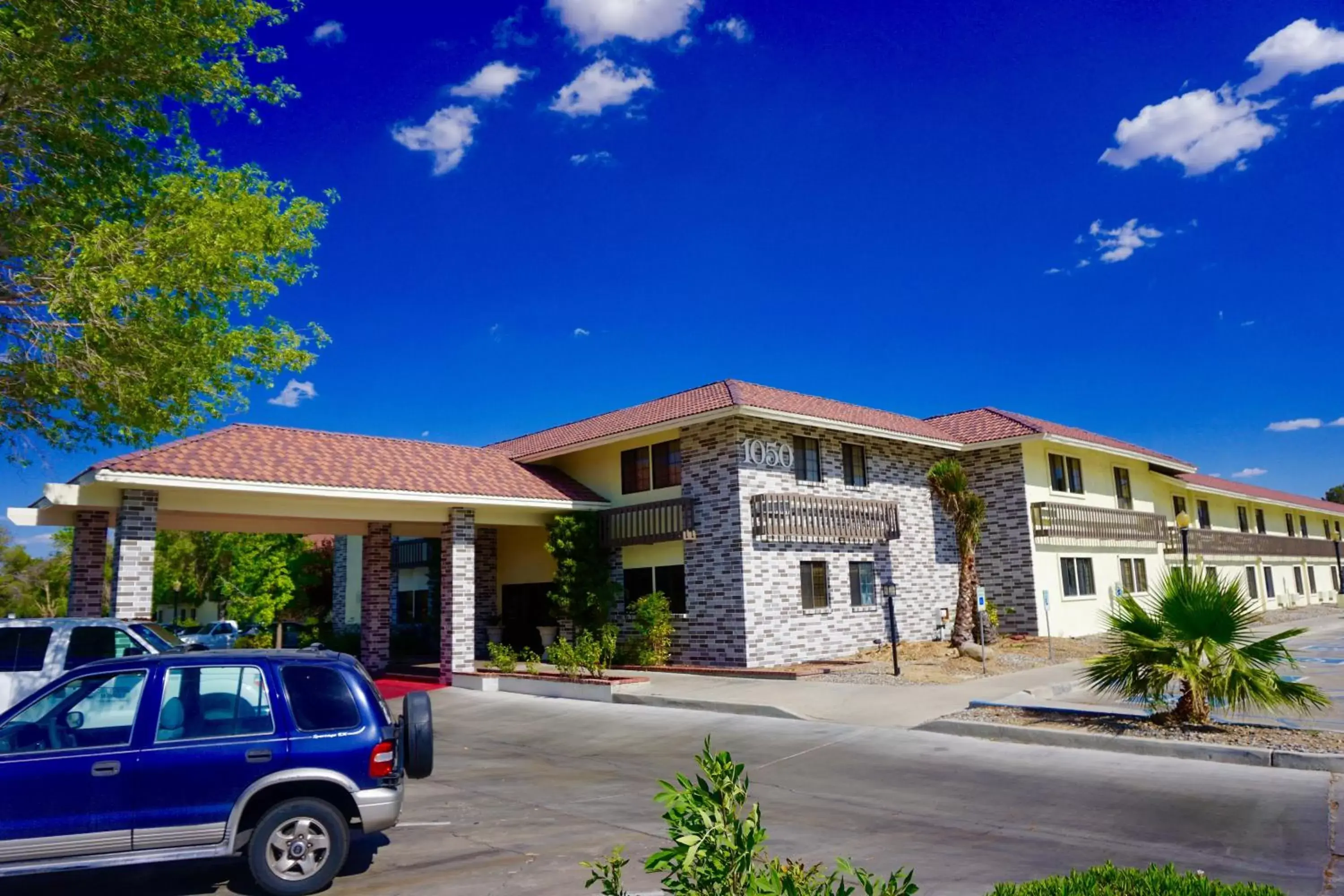 Property building, Facade/Entrance in Heritage Inn & Suites Ridgecrest - China Lake