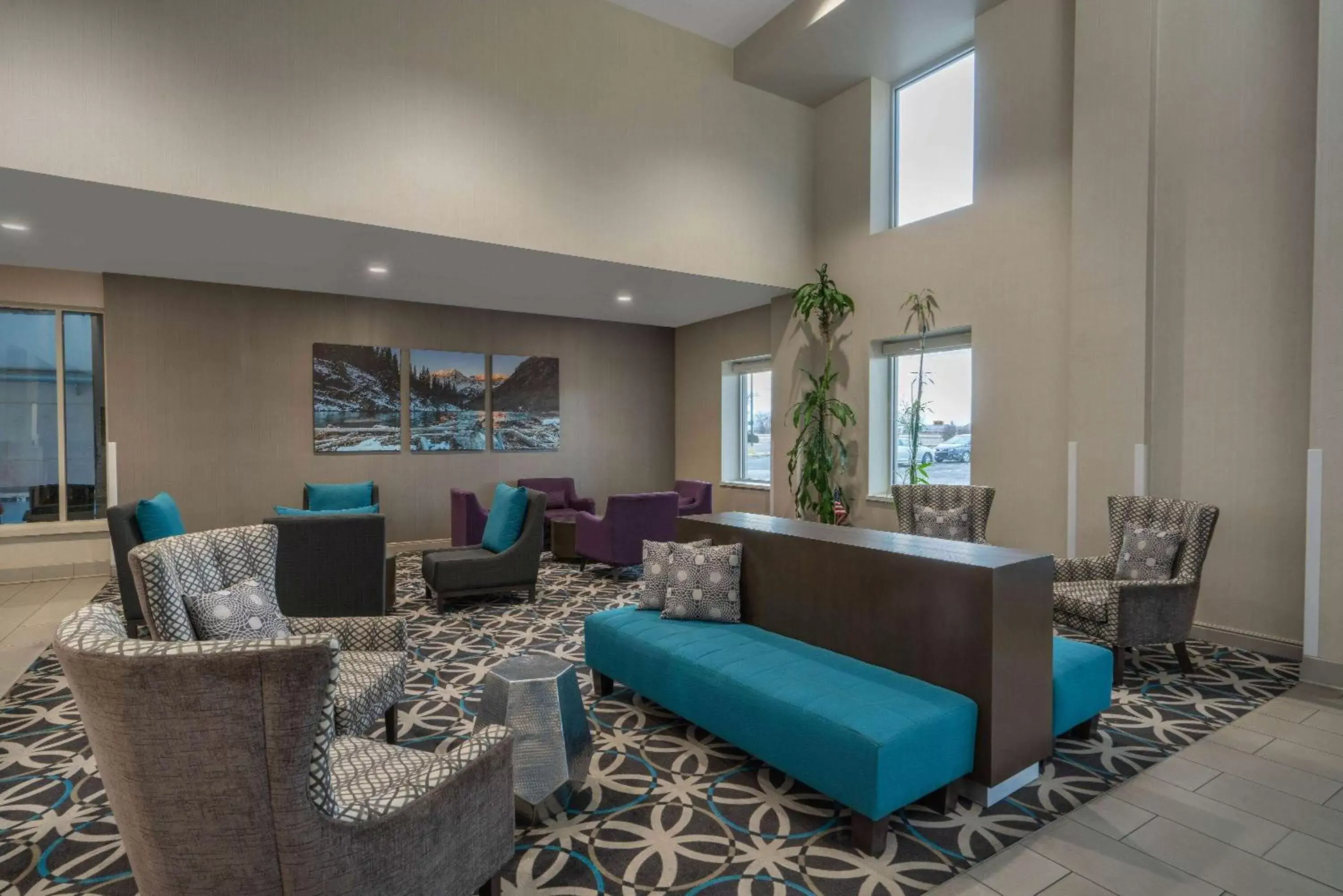 Lobby or reception, Seating Area in La Quinta Inn & Suites by Wyndham Fort Collins, Colorado