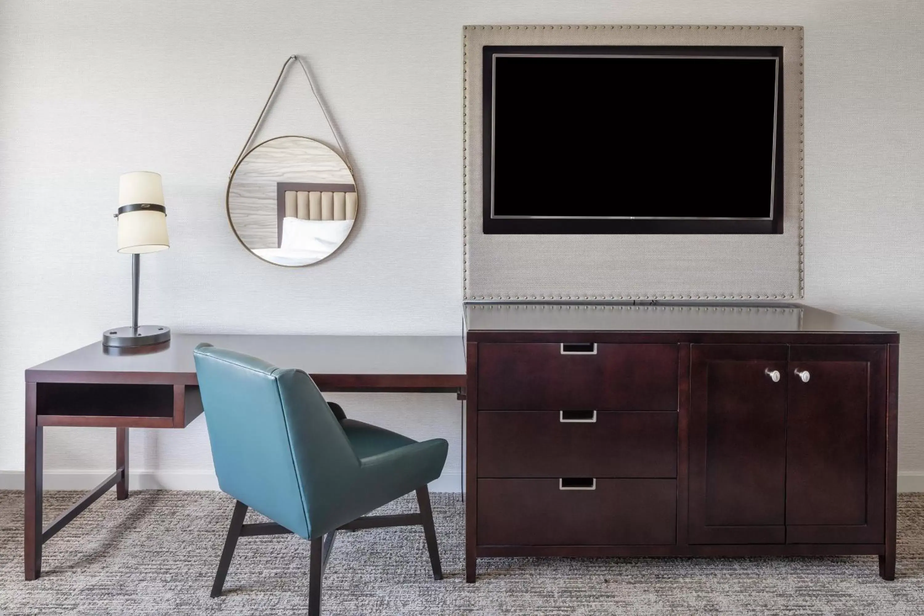 Photo of the whole room, TV/Entertainment Center in The Westin Baltimore Washington Airport - BWI