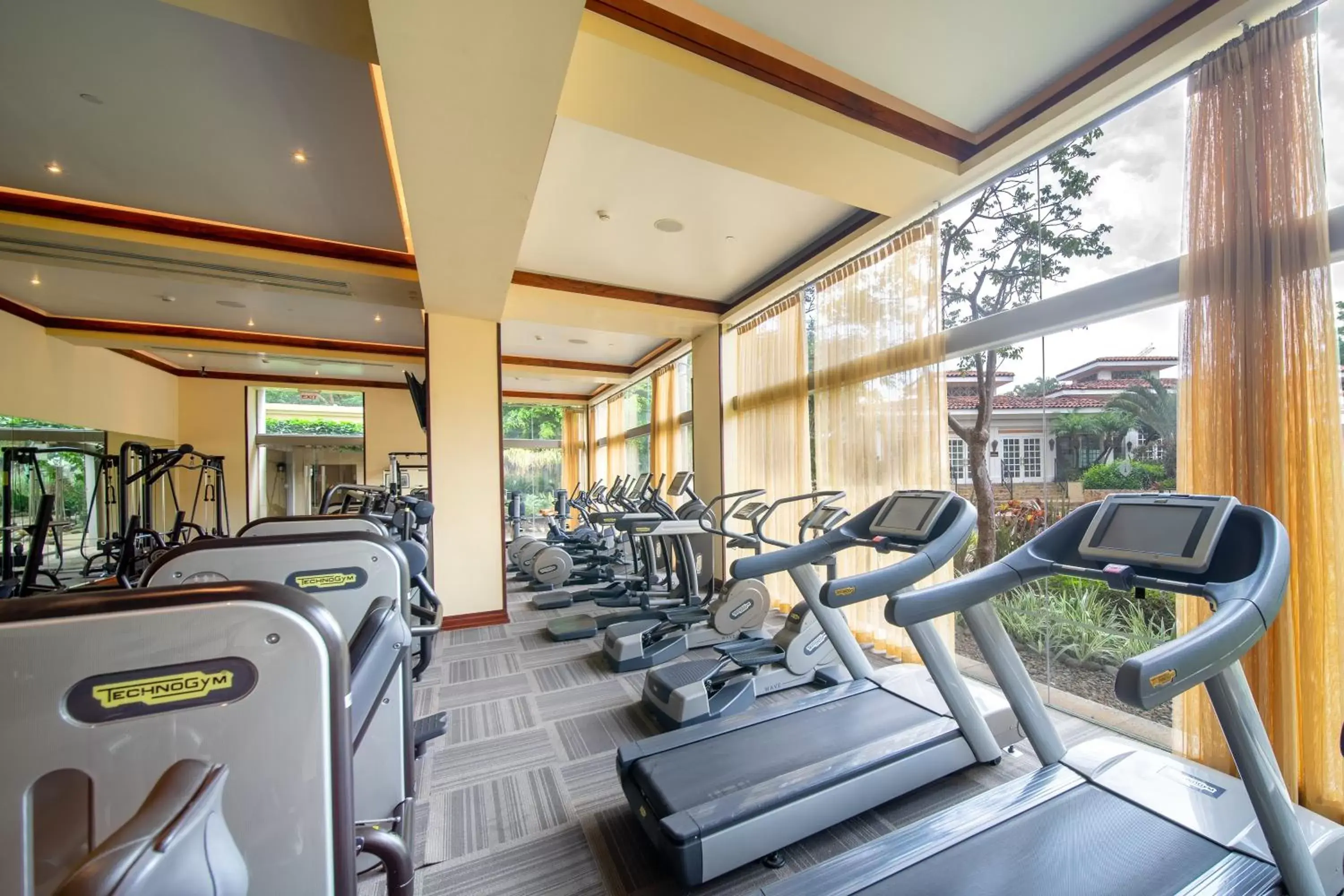 Fitness centre/facilities, Fitness Center/Facilities in Real InterContinental at Multiplaza Mall, an IHG Hotel