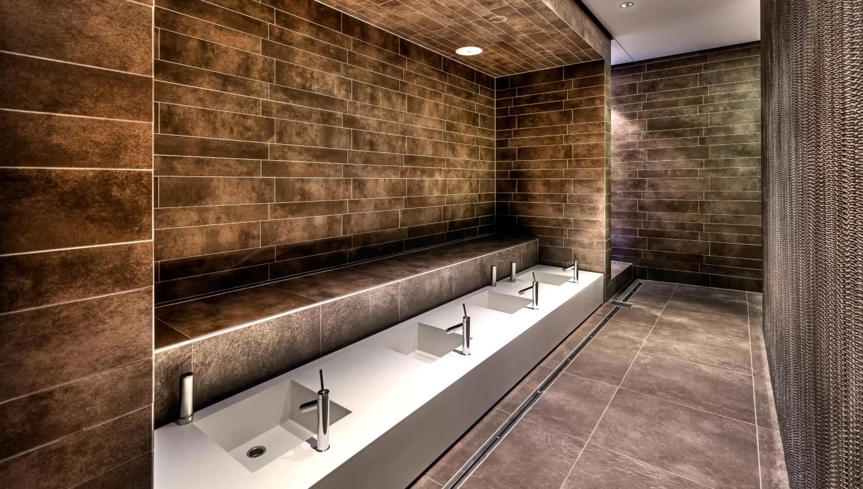Sauna, Bathroom in Wellnesshotel Golf Panorama
