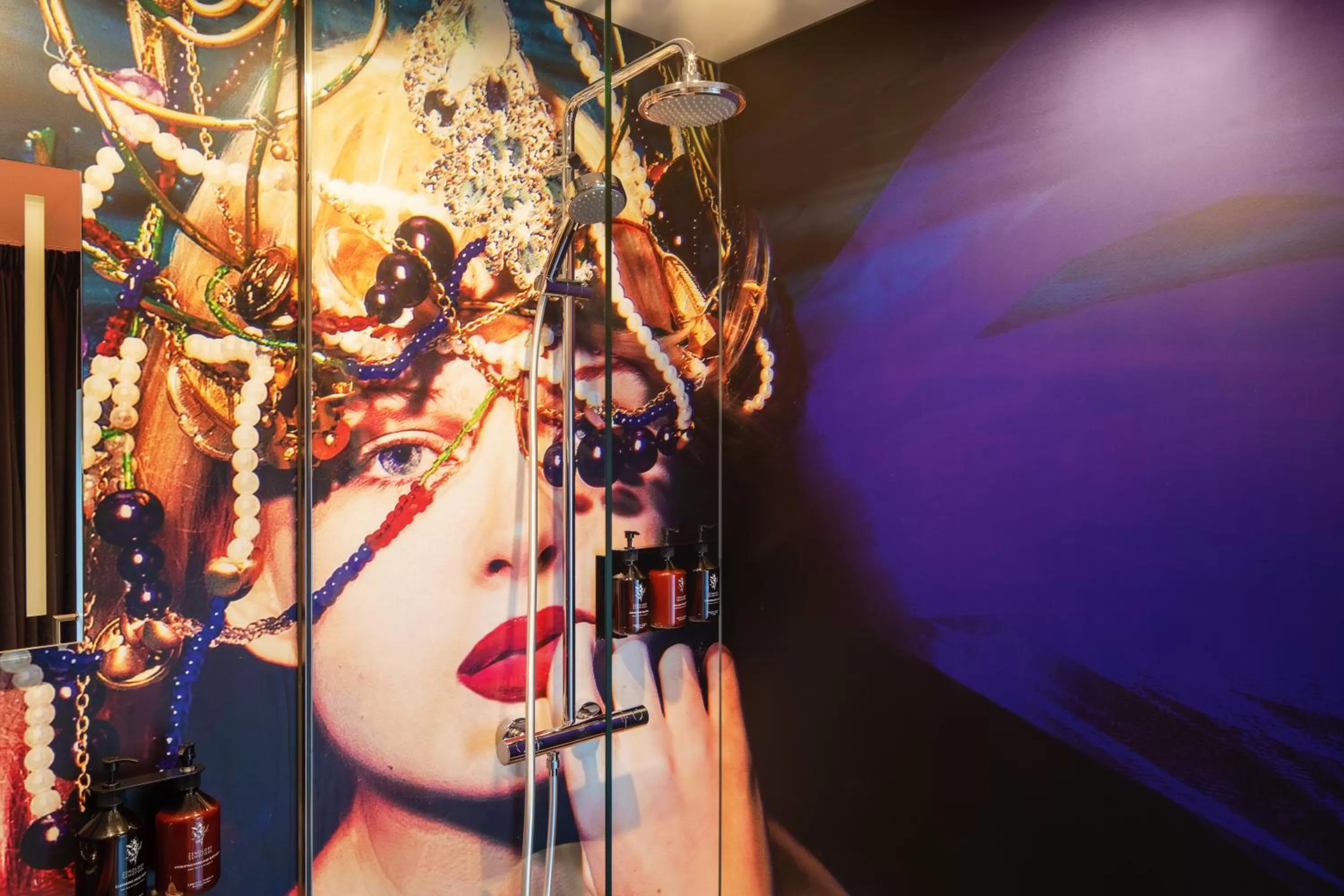 Shower in Bunk Hotel Amsterdam