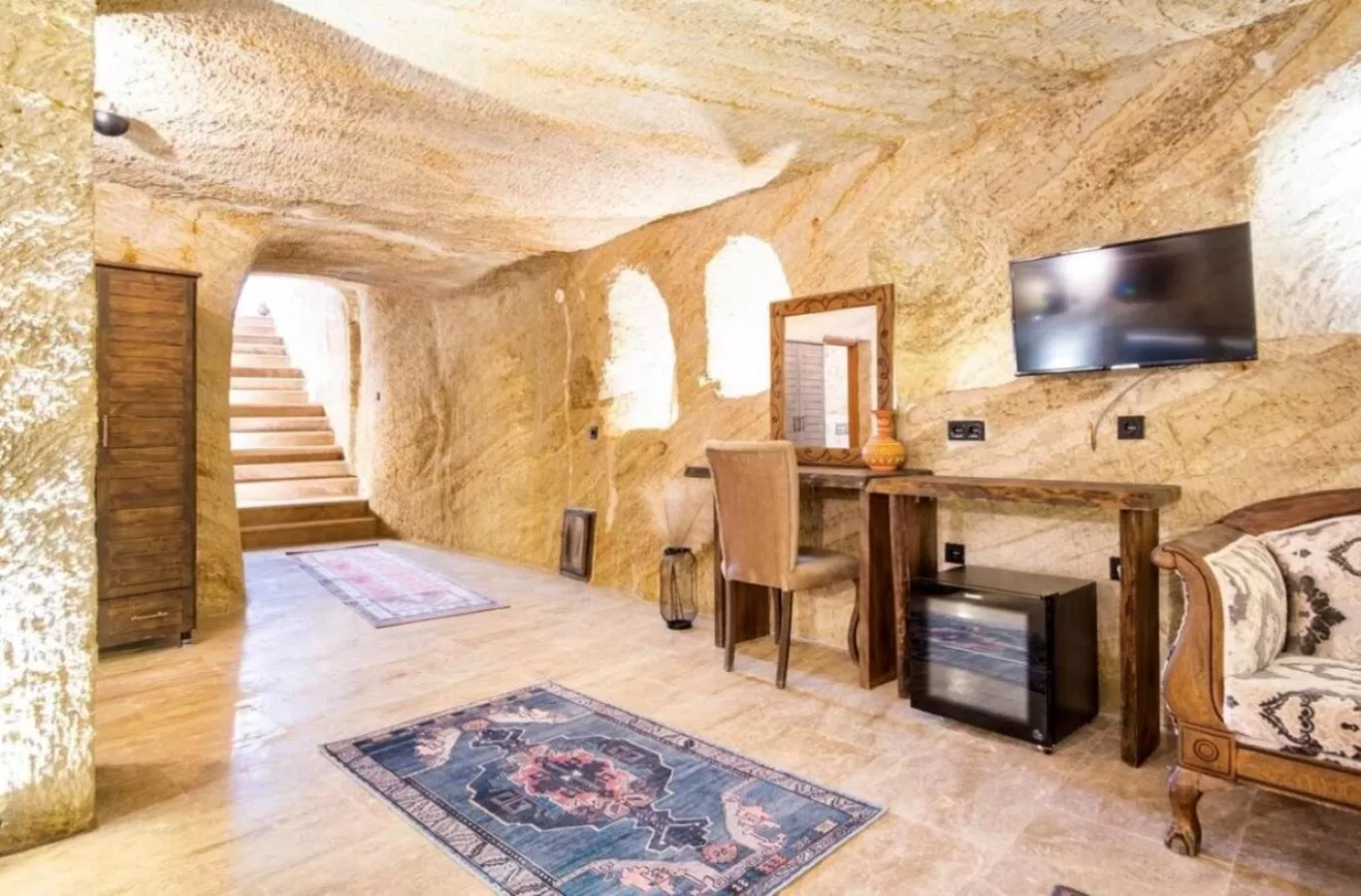 TV and multimedia in Uzay Cave Suite Hotel