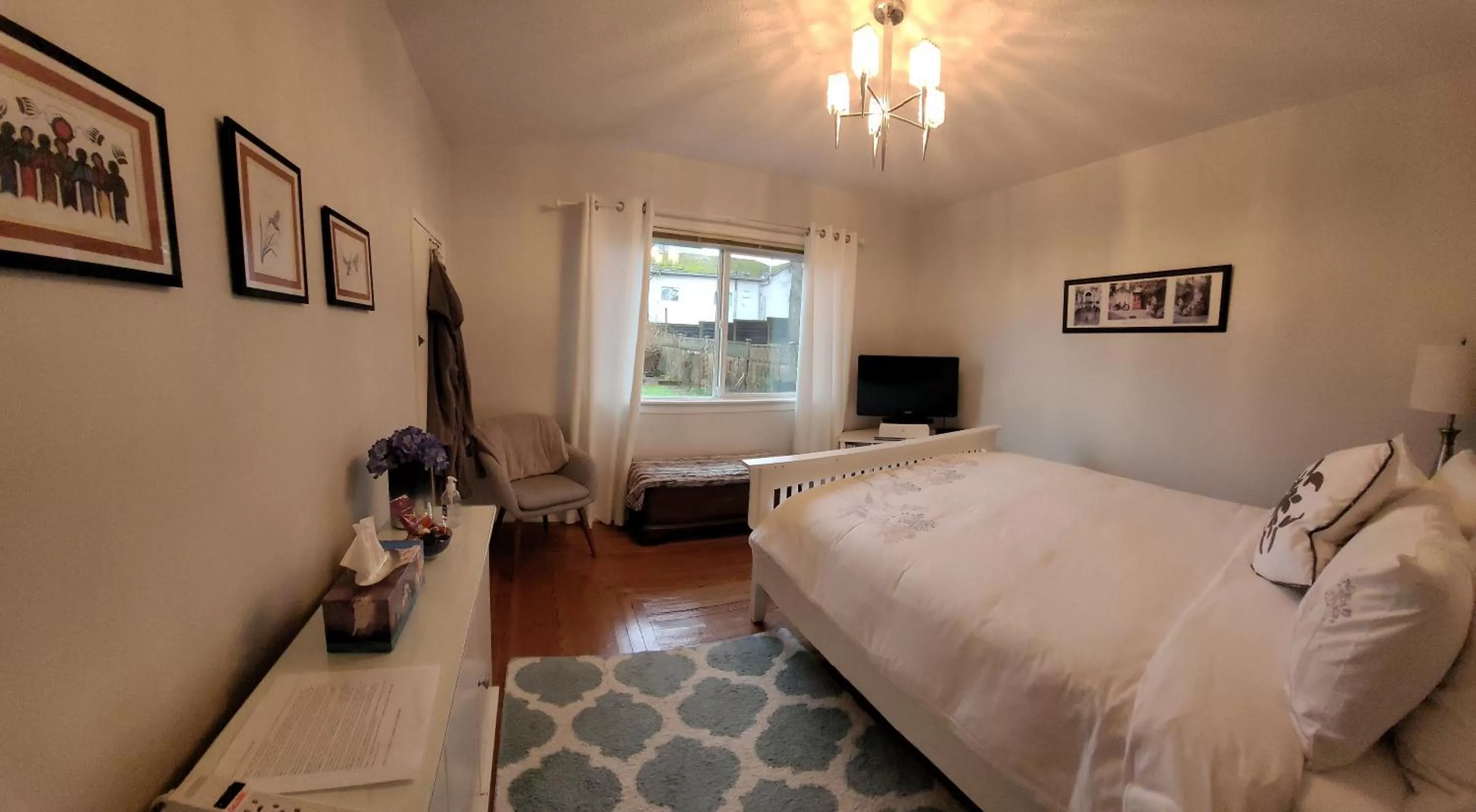 Bedroom, Bed in Campbell Cottage B&B