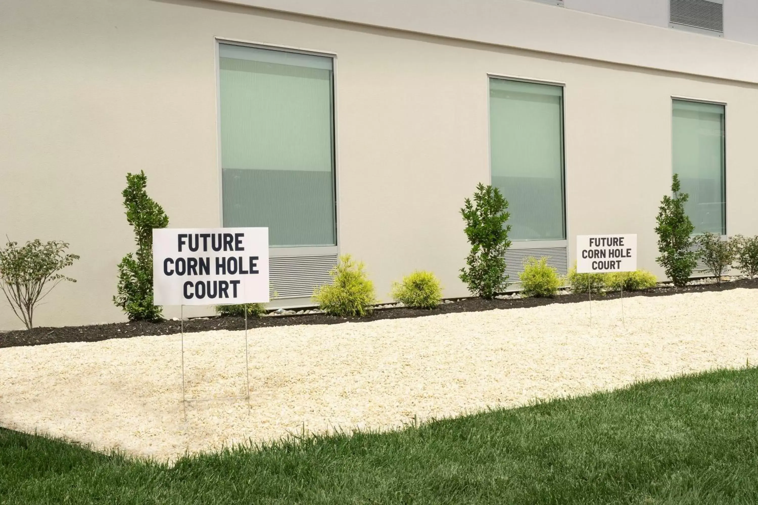 Inner courtyard view, Property Building in Home2 Suites By Hilton Owings Mills, Md