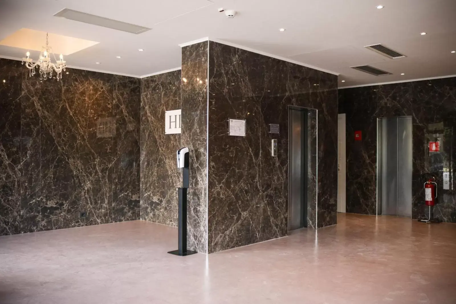 Lobby or reception, Bathroom in Hotel Donatello