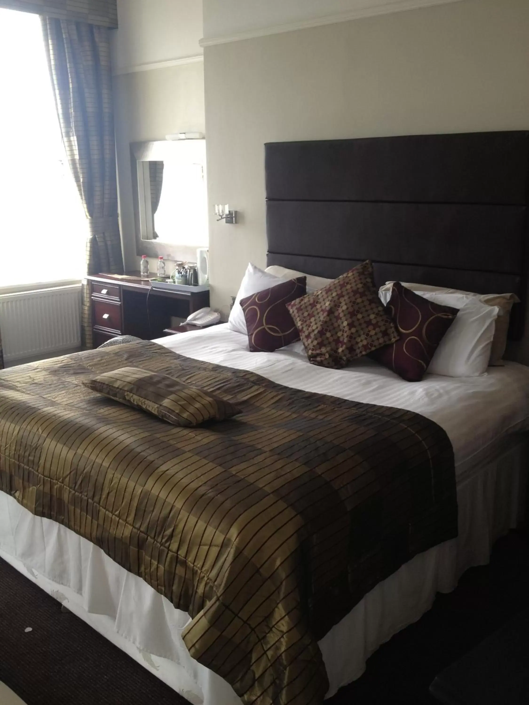 Bed in Best Western Hotel Hatfield