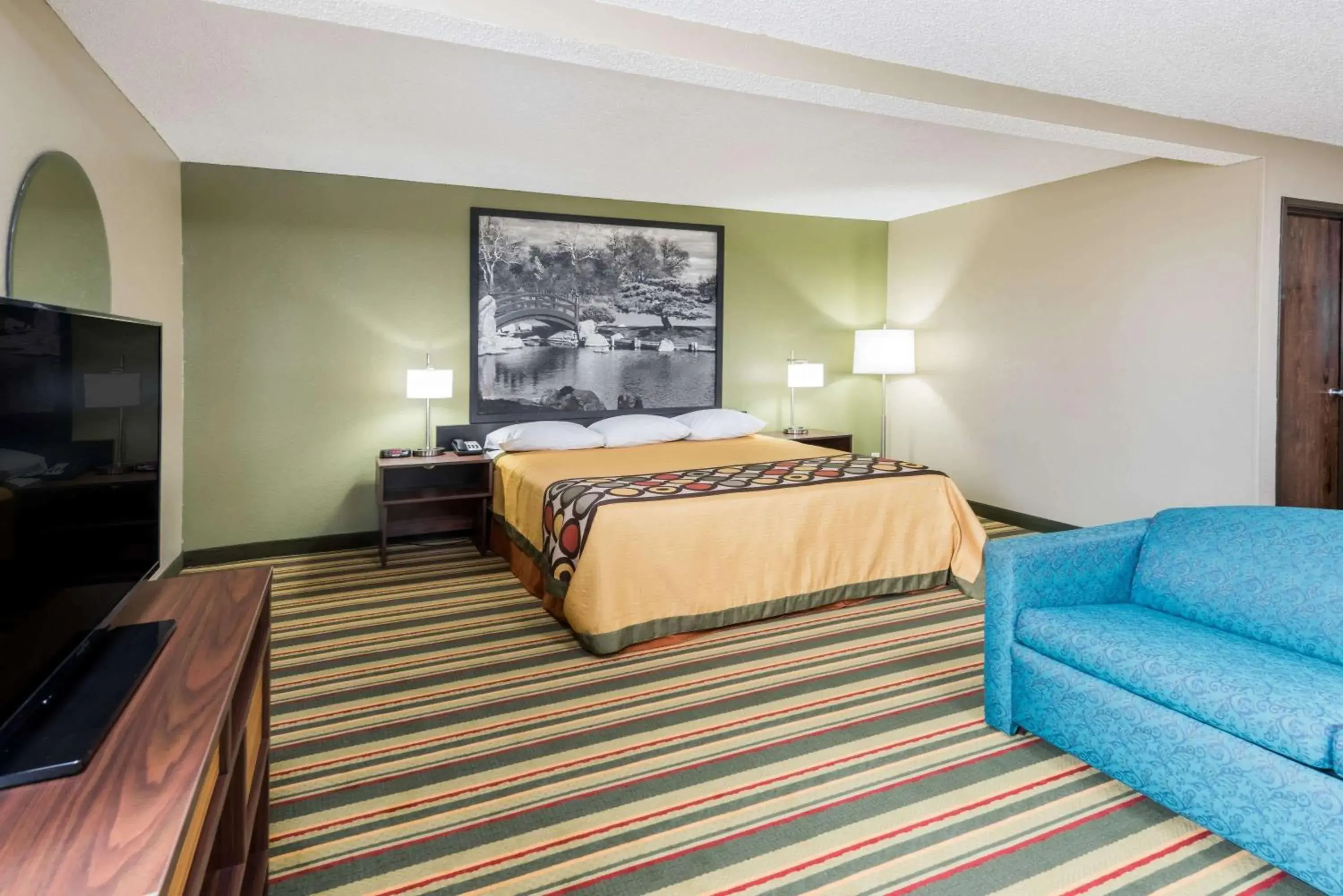 Photo of the whole room, Bed in Super 8 by Wyndham Bloomington Normal