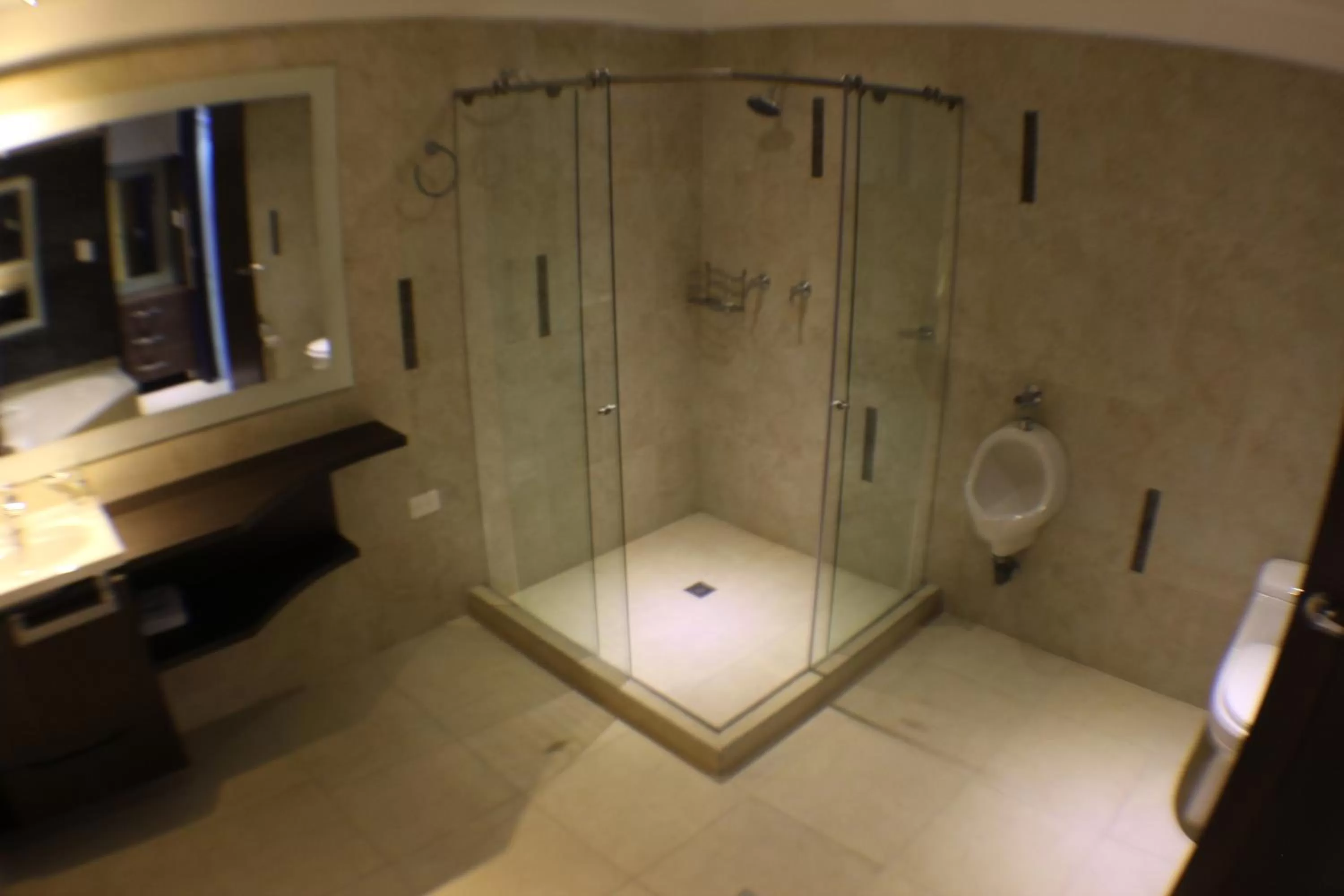 Shower in Sky Club Eco Hotel