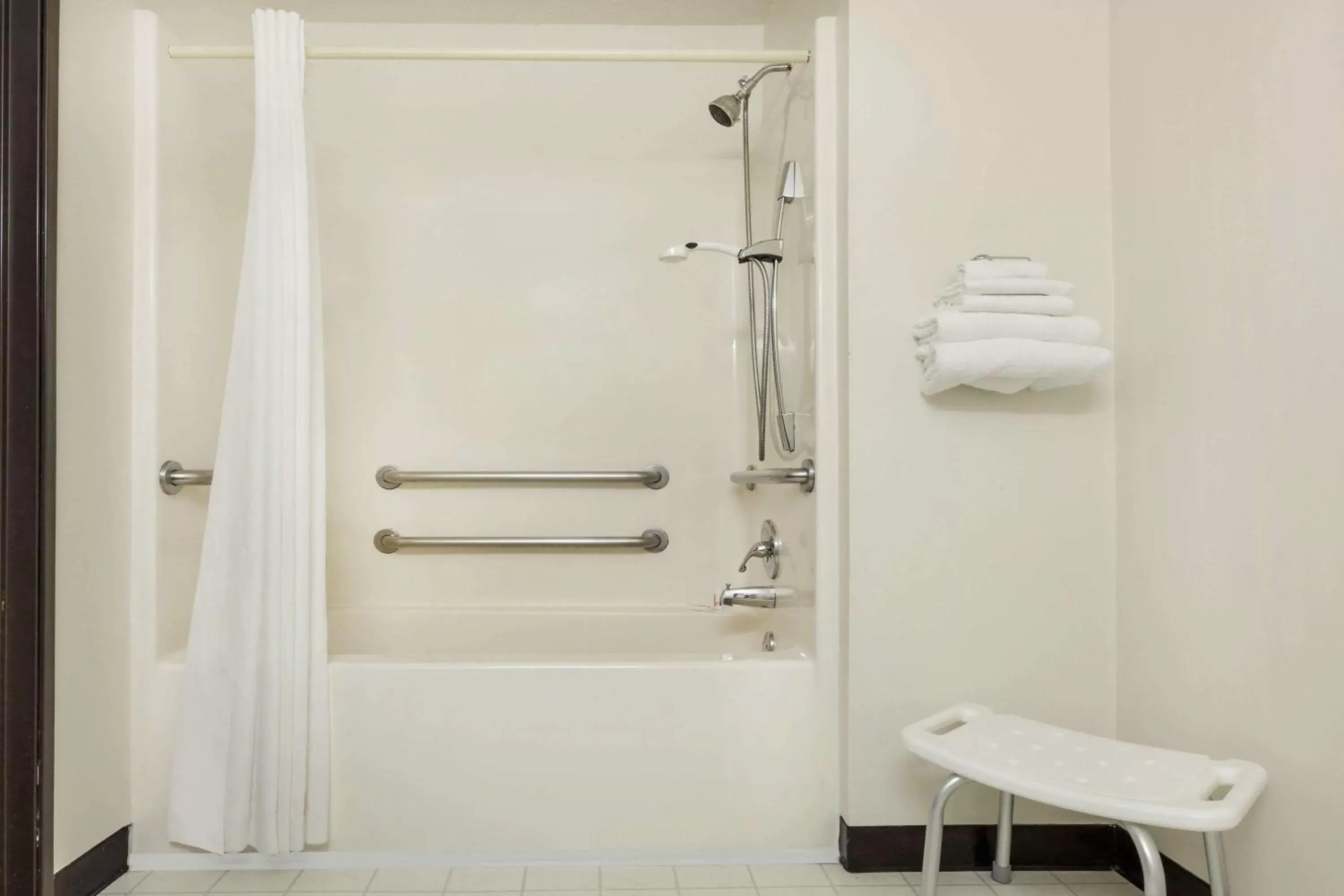 Bathroom in Super 8 by Wyndham Grapevine/DFW Airport Northwest