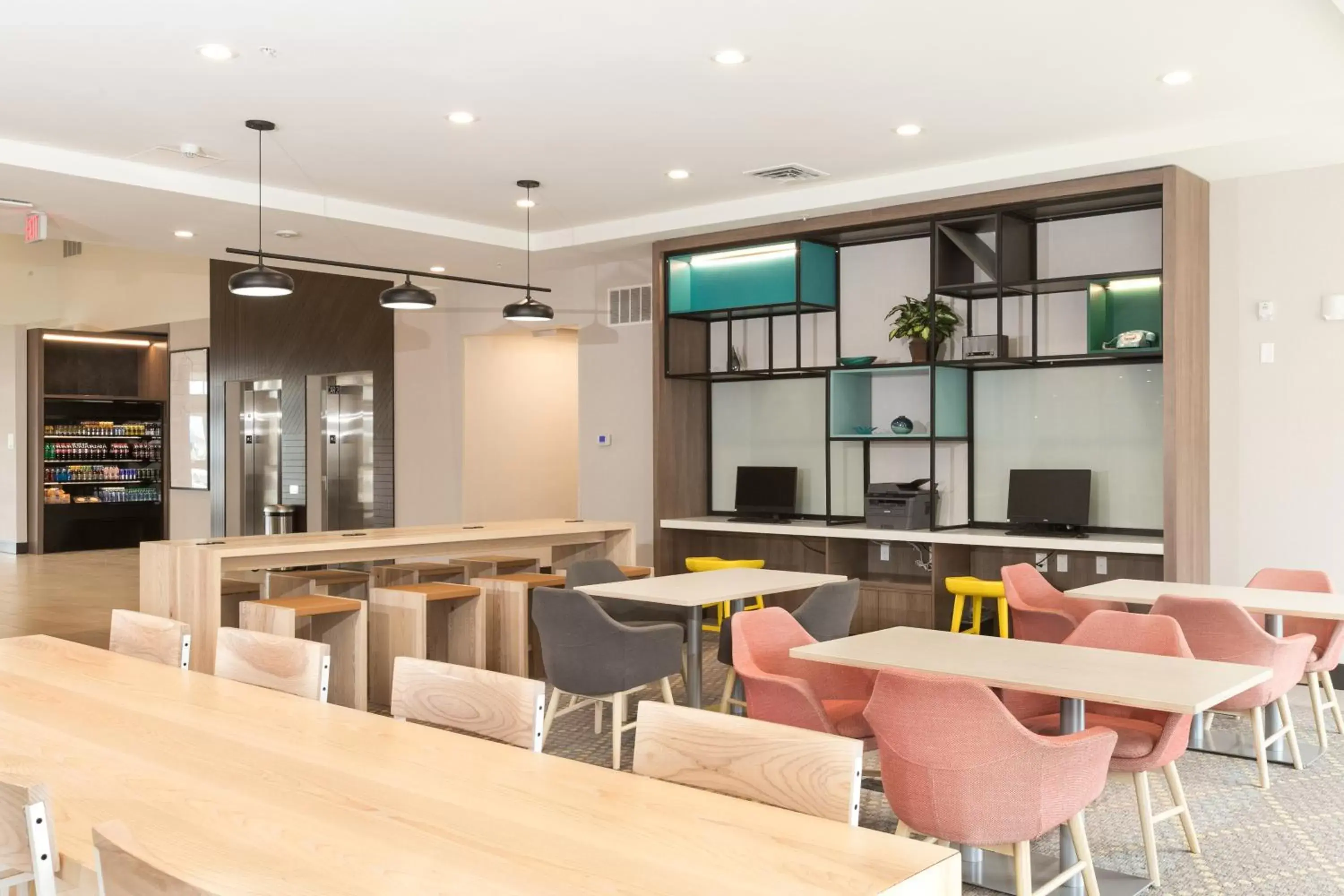 Lobby or reception in Holiday Inn & Suites Detroit - Troy by IHG Lobby or reception in Holiday Inn & Suites Detroit - Troy by IHG