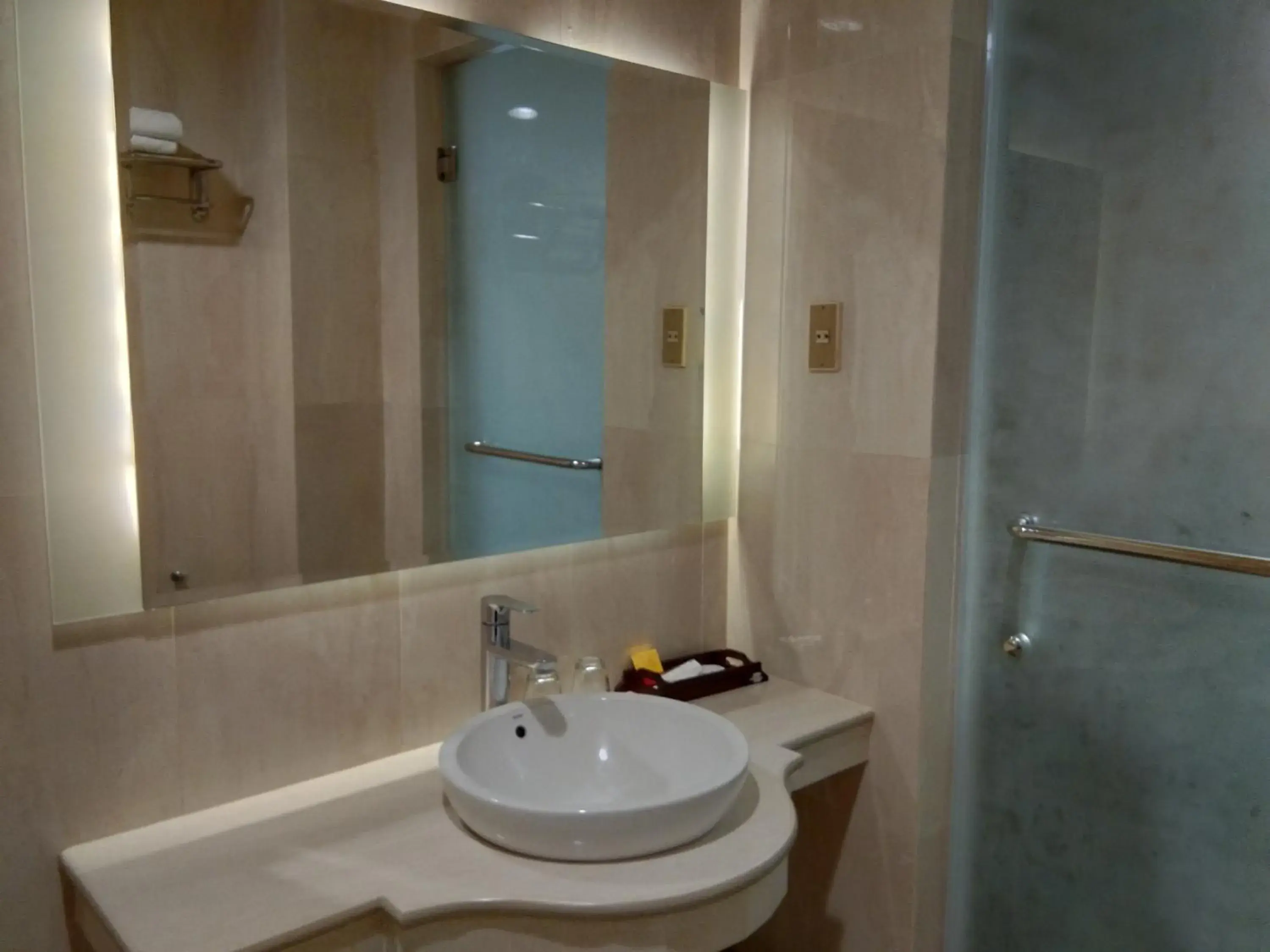Bathroom in Hotel Indah Palace Yogyakarta
