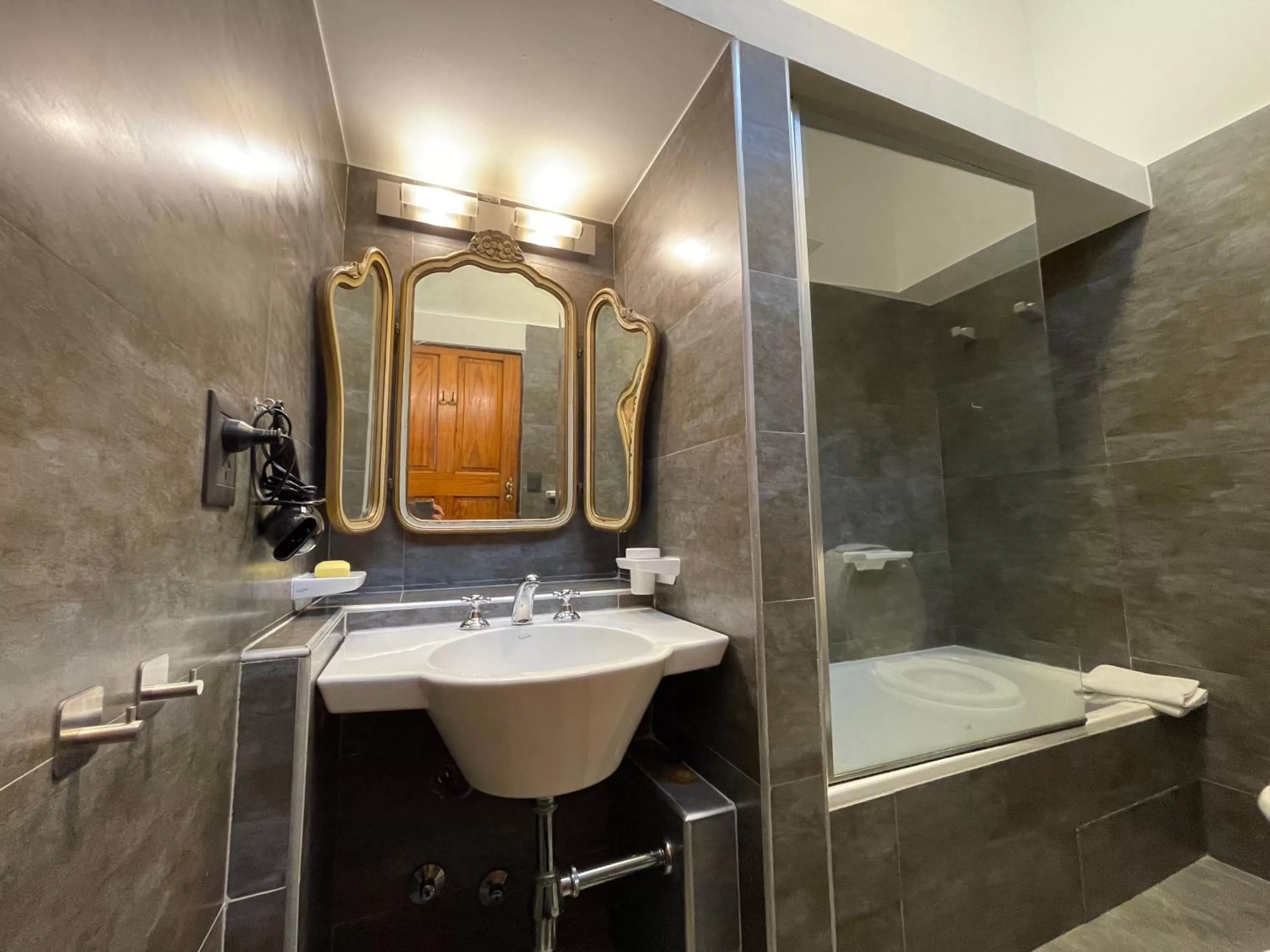 Bathroom in Le Petit Palais