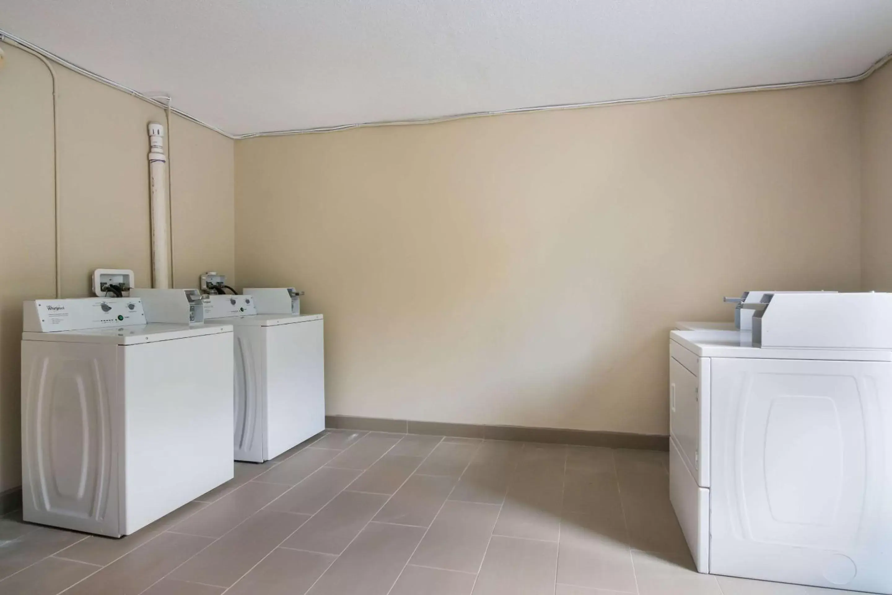 laundry, Bathroom in Comfort Inn Kings Mountain