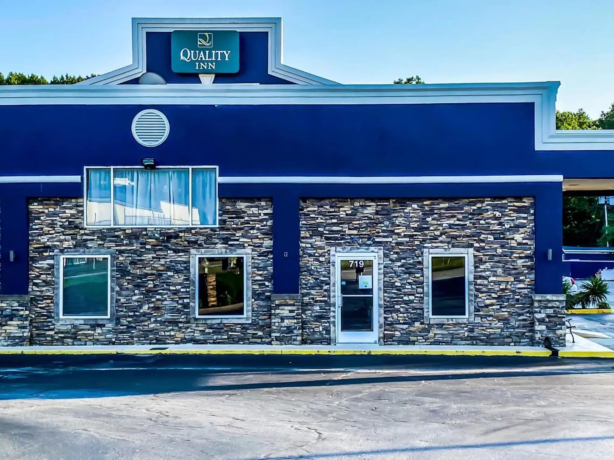 Property Building in Quality Inn Greenwood Hwy 25