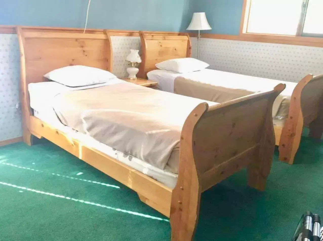 Bed in Rainbow Lake Castle Resort