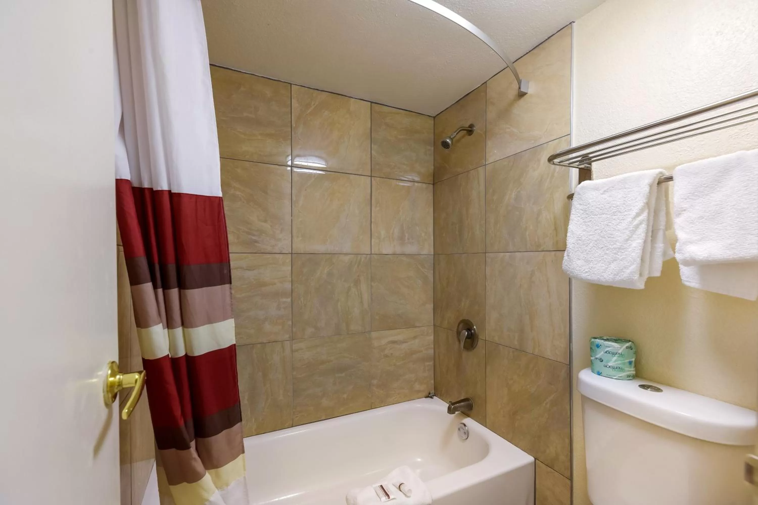 Bathroom in Red Roof Inn Plano