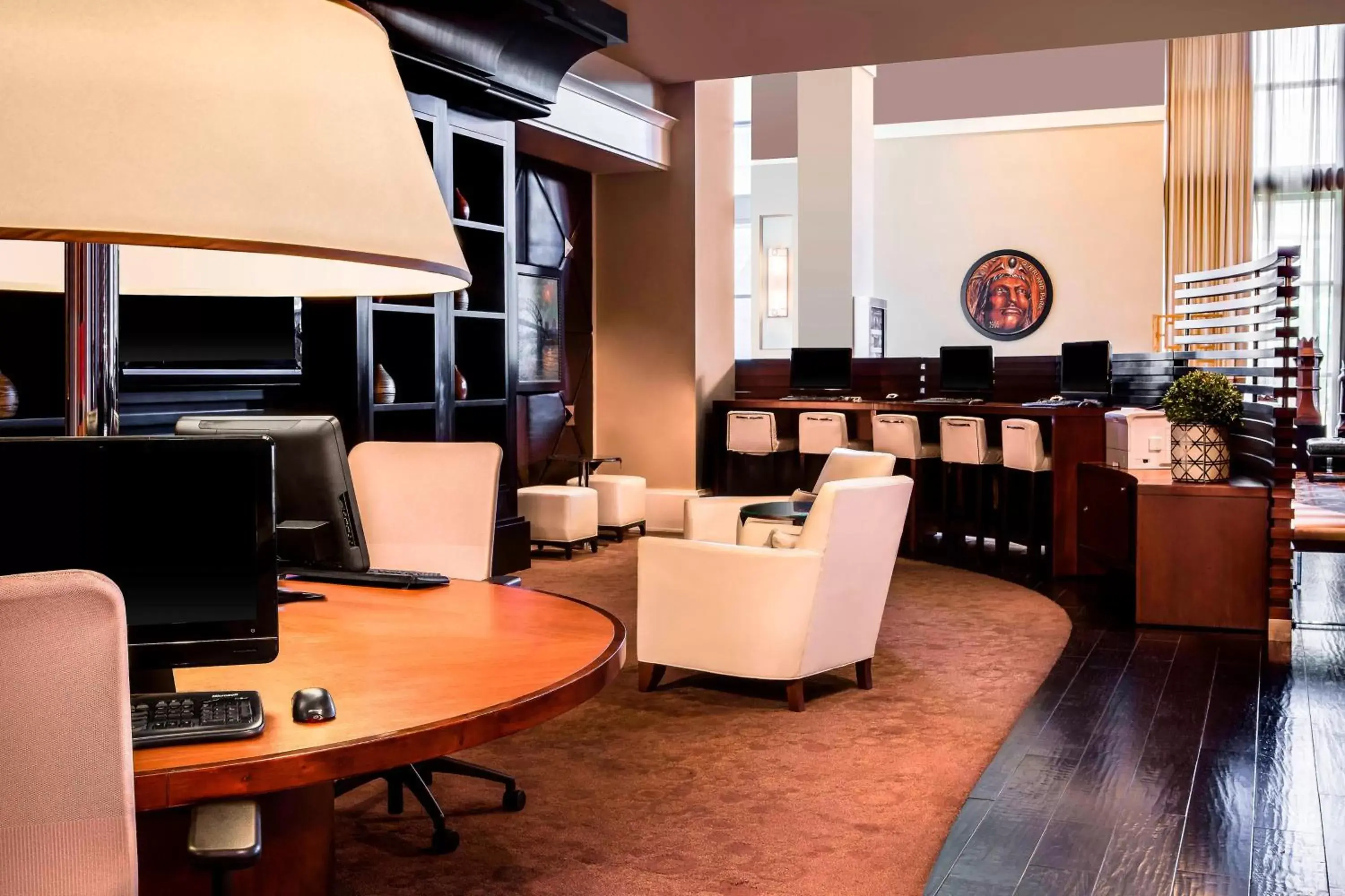 Lobby or reception in Sheraton Overland Park Hotel at the Convention Center