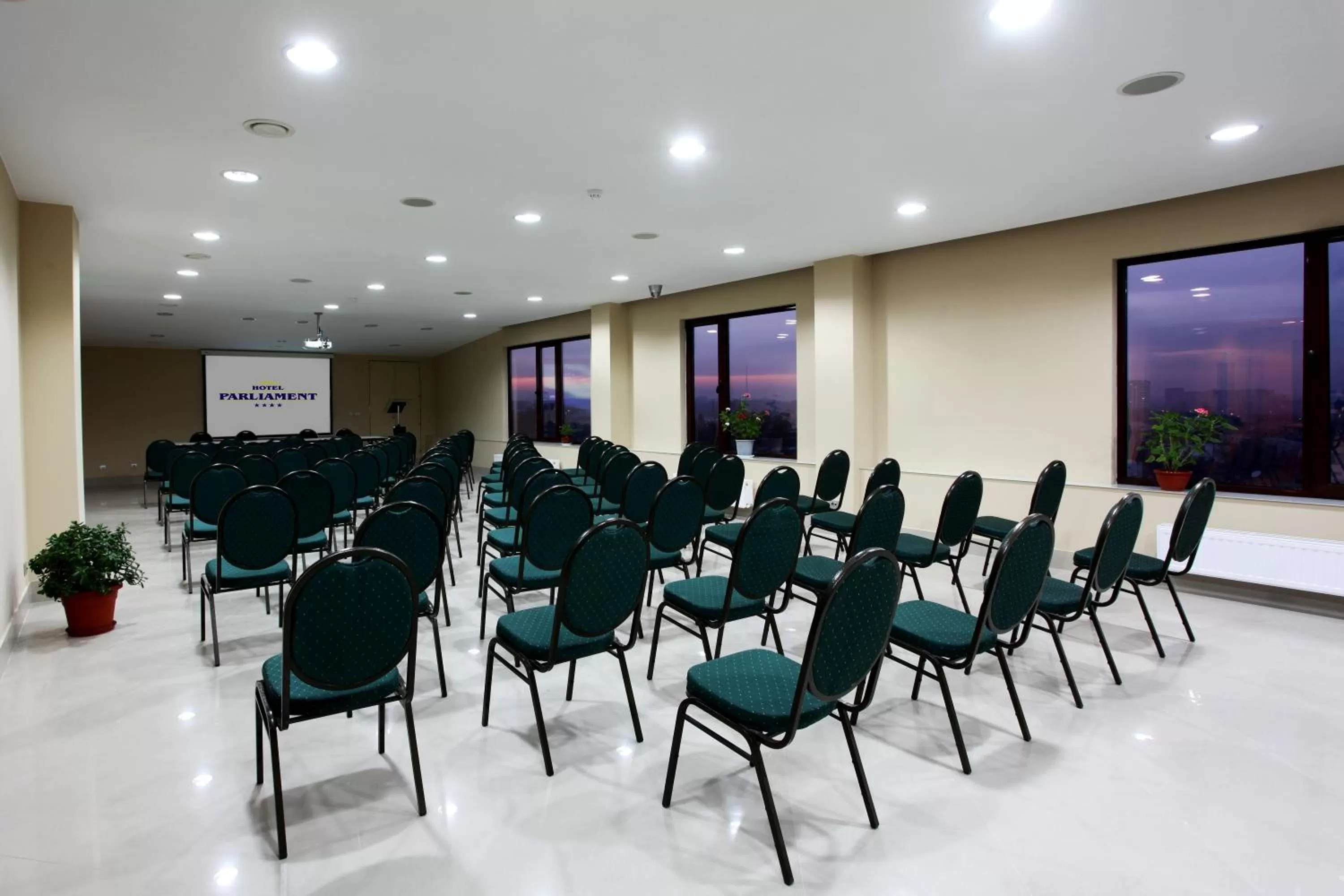 Business facilities in Hotel Parliament