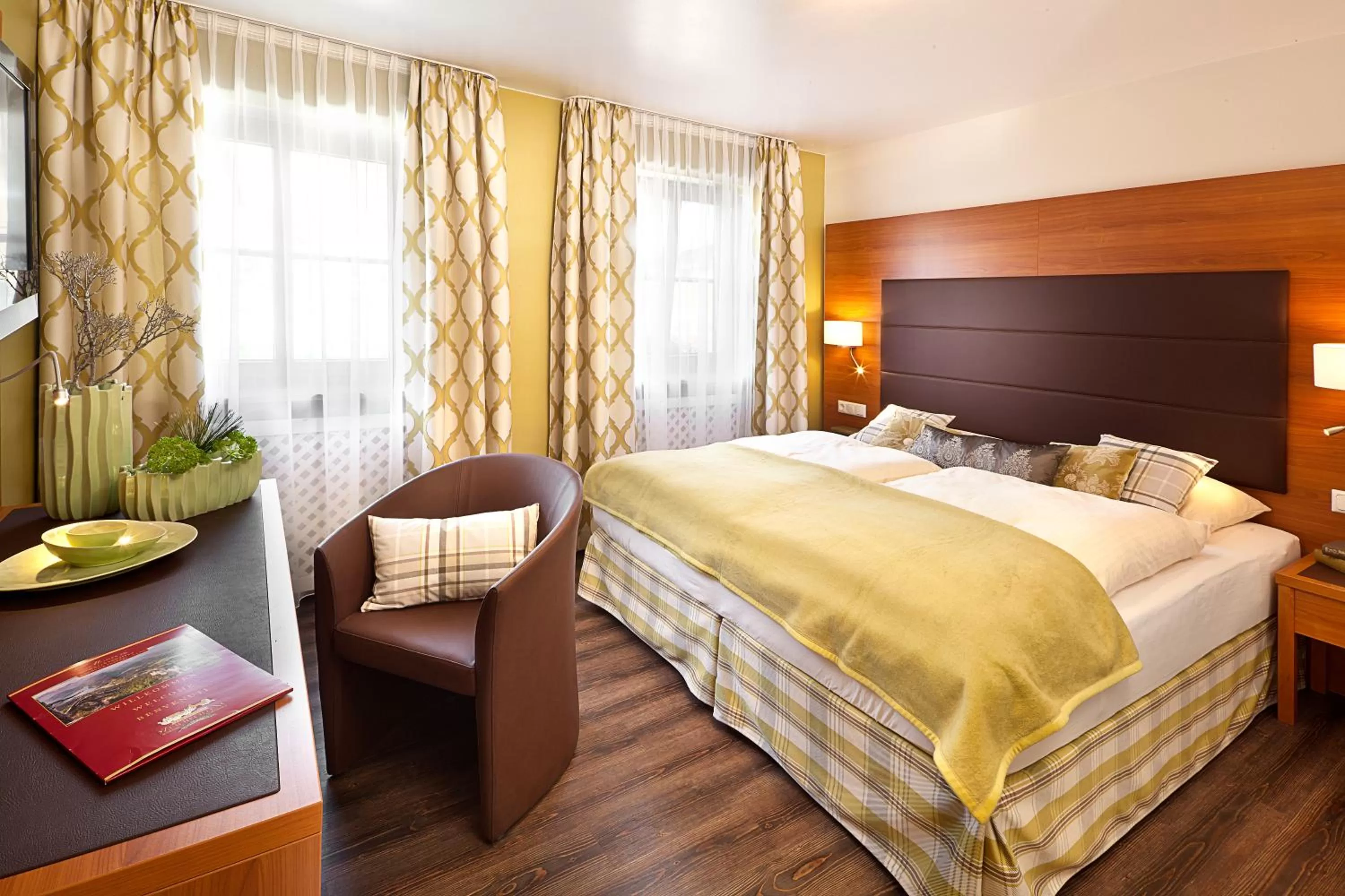 Photo of the whole room, Bed in Altstadt-Hotel Zum Hechten