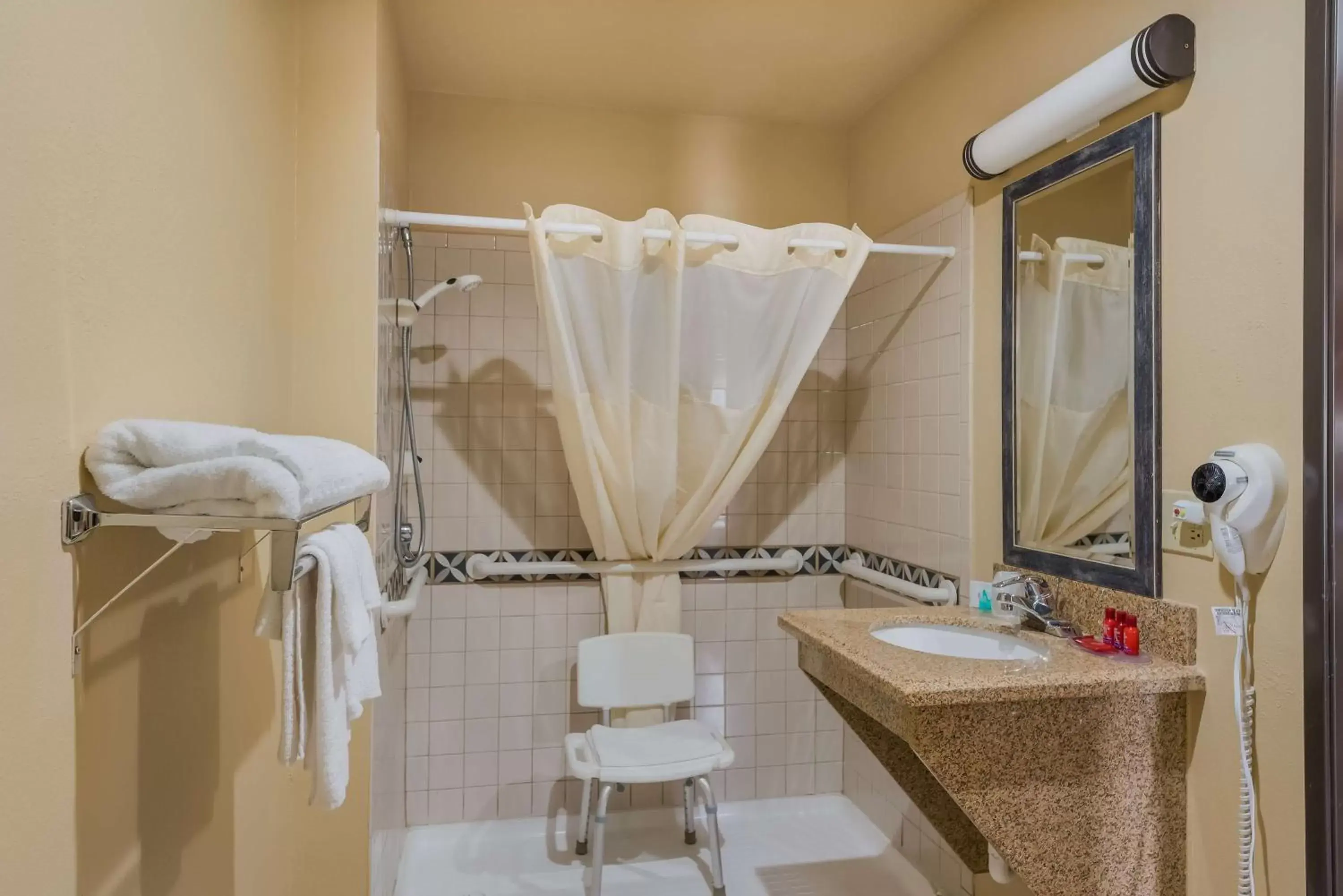 Bathroom in SureStay Plus Hotel by Best Western Silver City