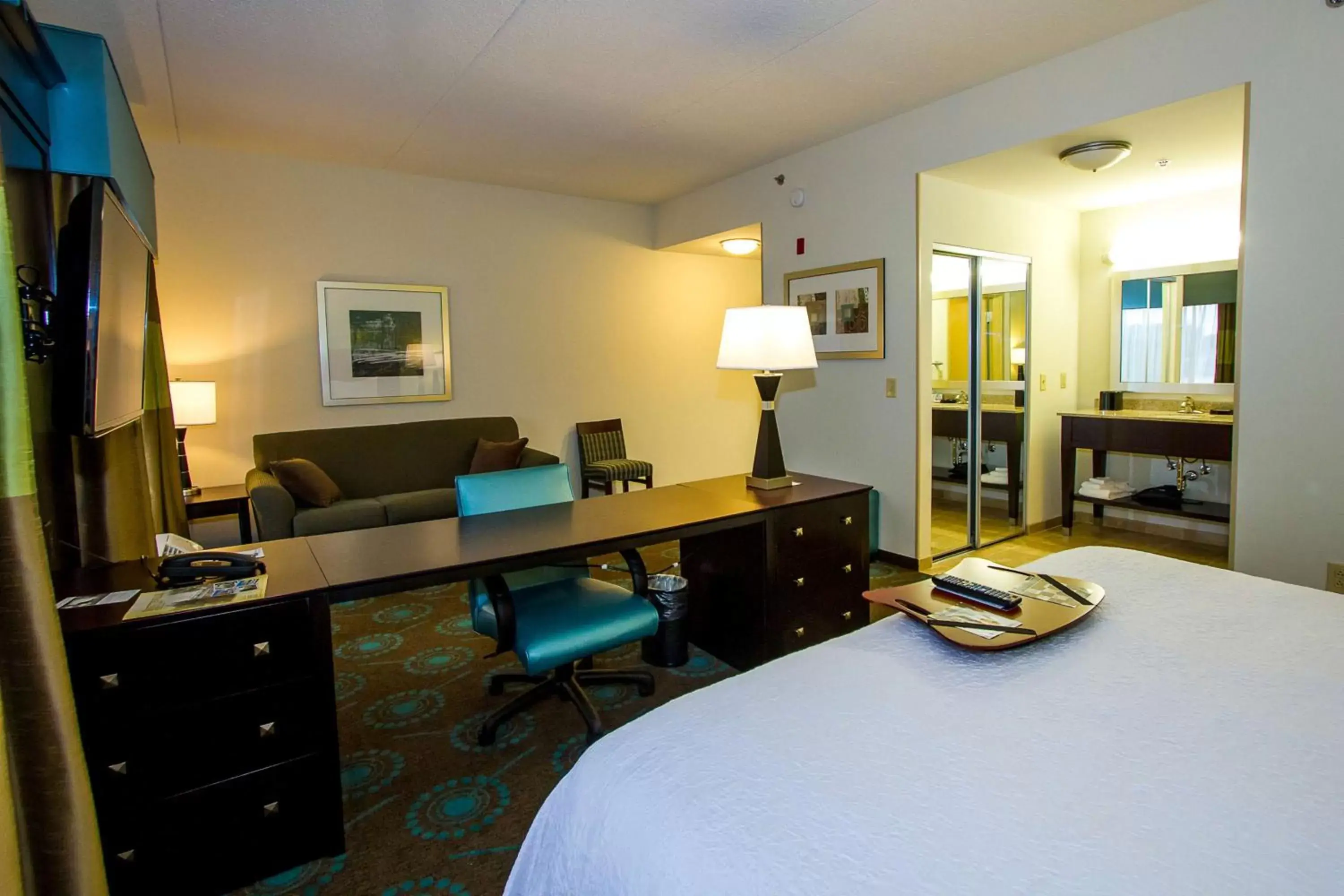 Living room, Seating Area in Hampton Inn Fayetteville