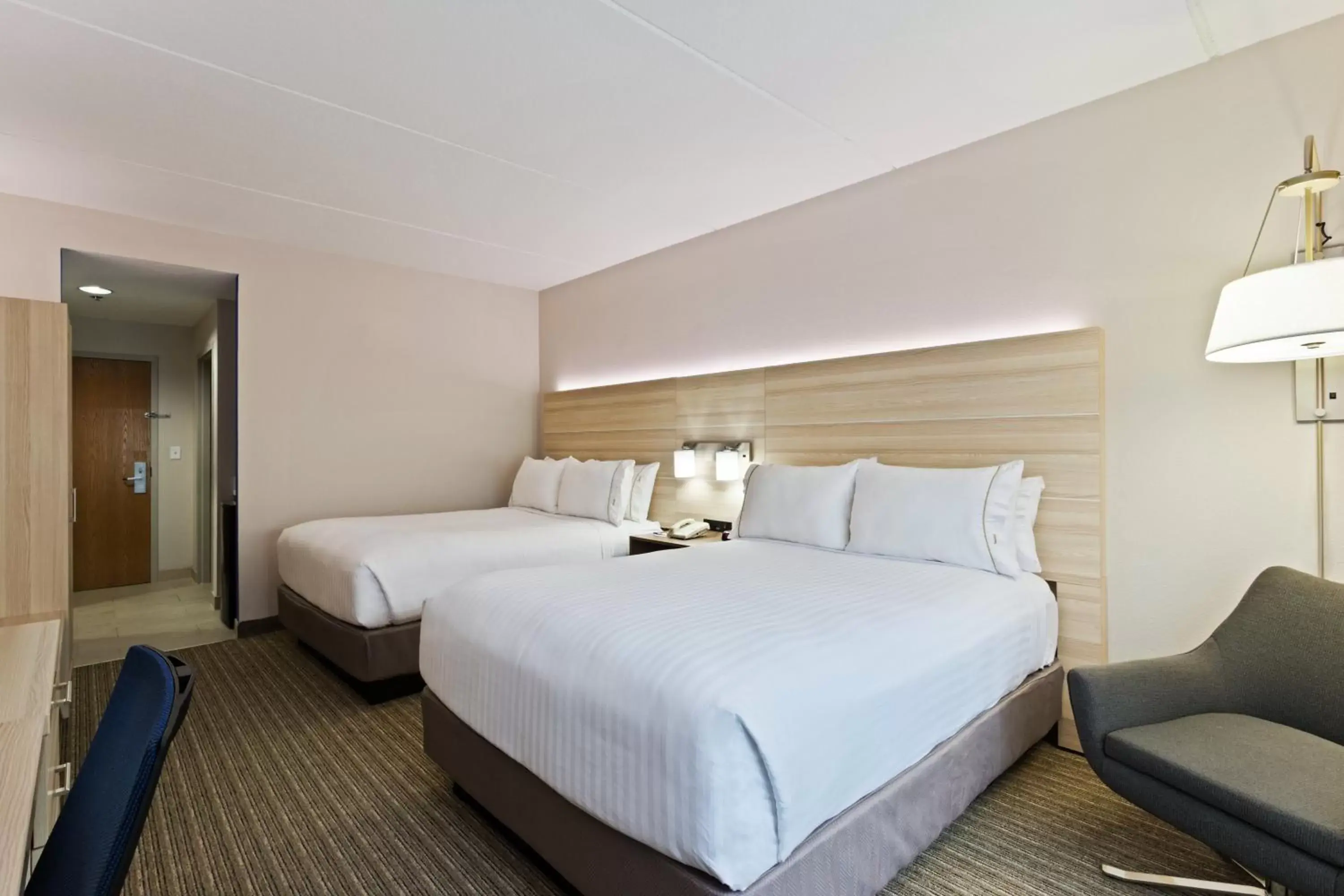 Photo of the whole room, Bed in Holiday Inn Express & Suites Tavares by IHG Photo of the whole room, Bed in Holiday Inn Express & Suites Tavares by IHG