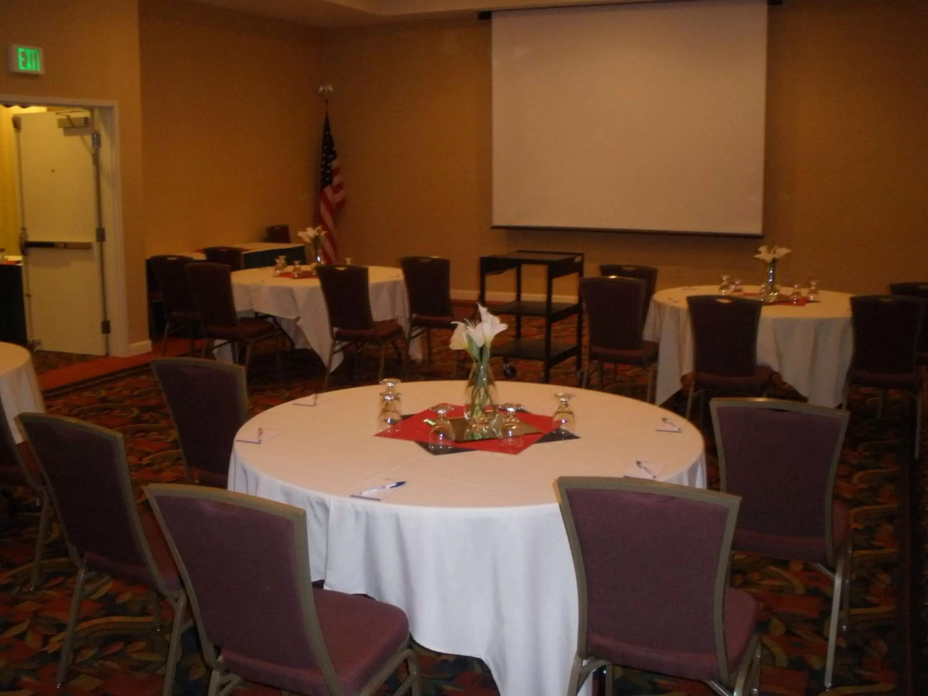 Meeting/conference room, Restaurant/Places to Eat in Hilton Garden Inn Yakima Downtown