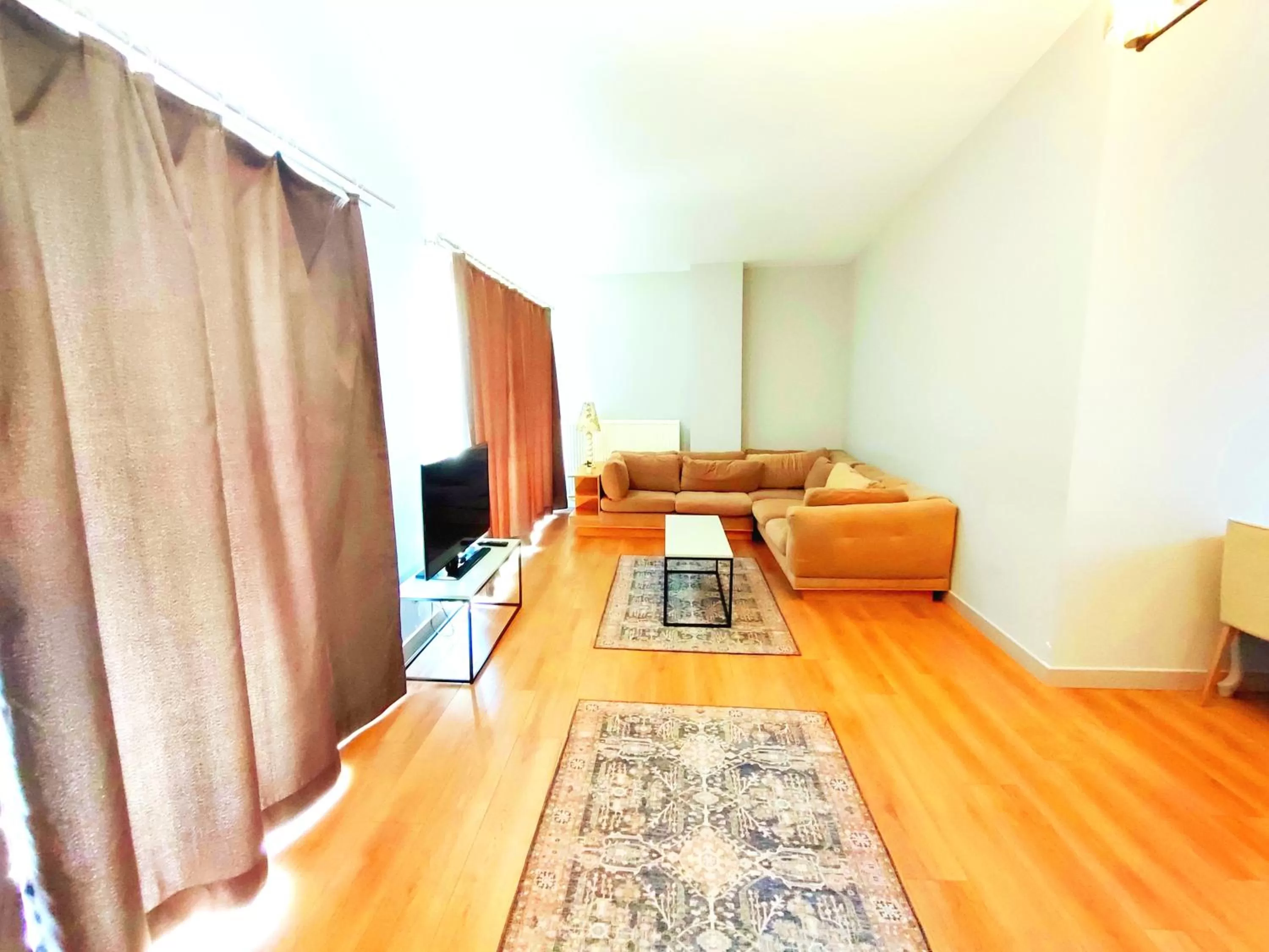 Communal lounge/ TV room in Galata World Hotel