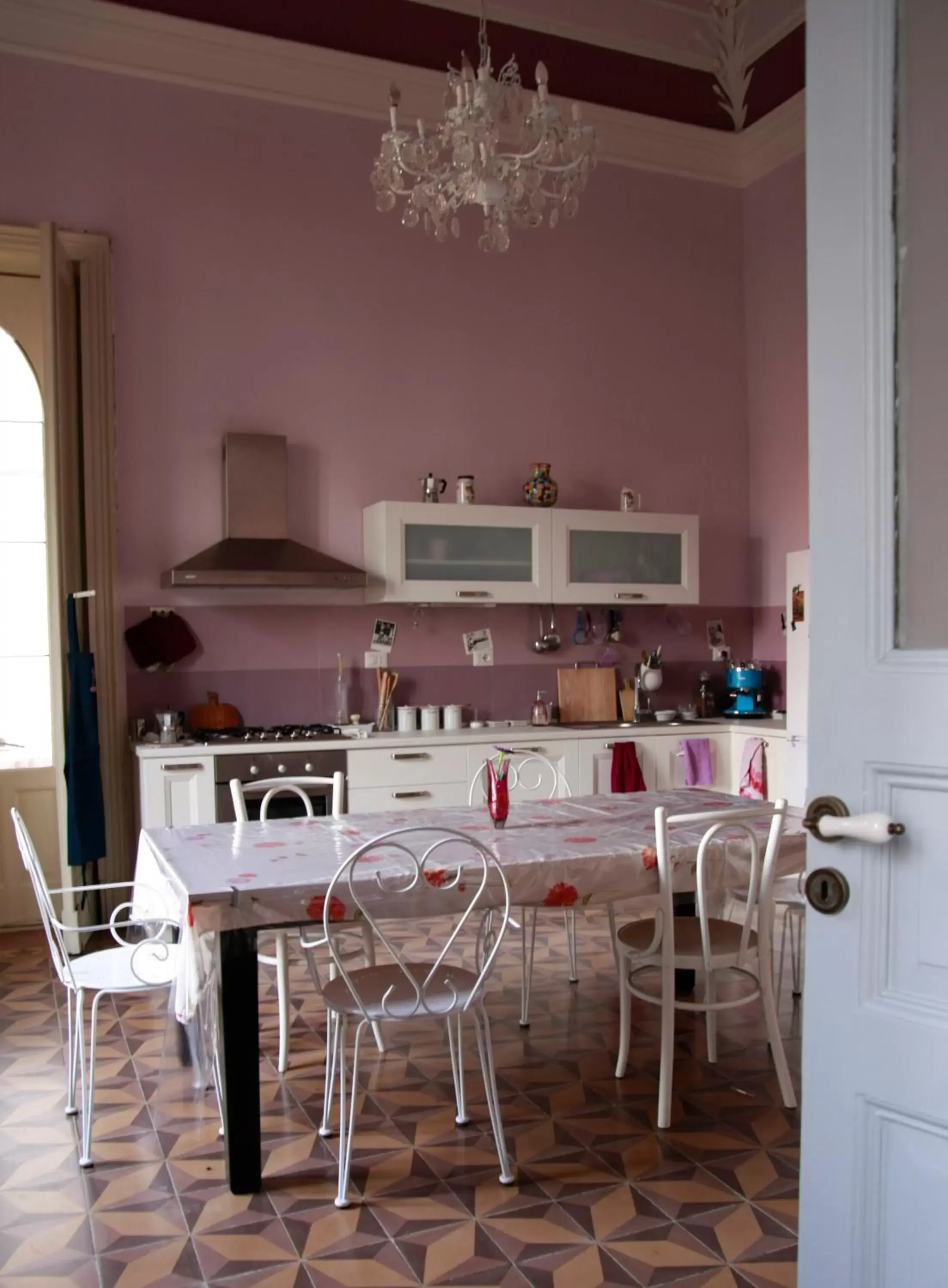 Kitchen or kitchenette, Dining Area in Maison Decò