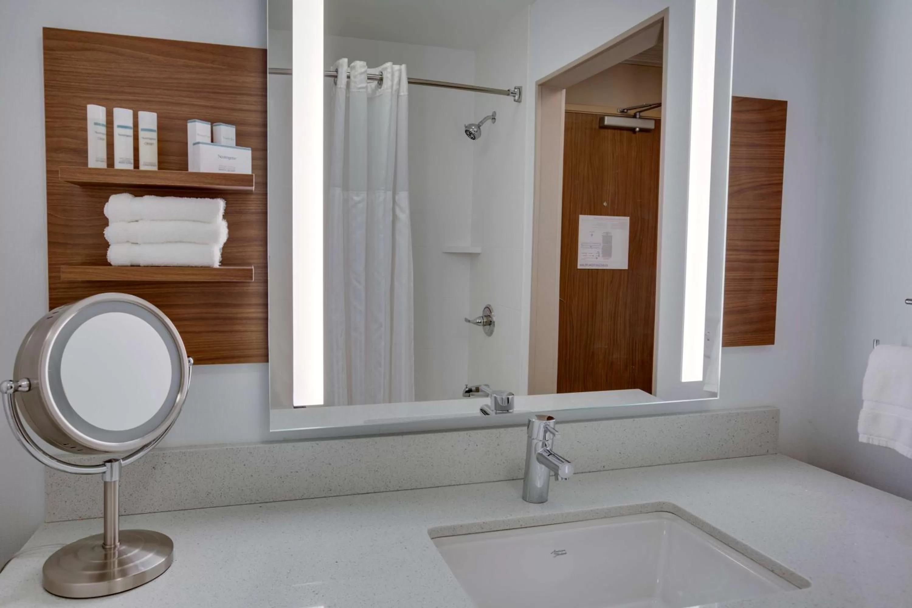 Bathroom in Hilton Garden Inn Oklahoma City Airport