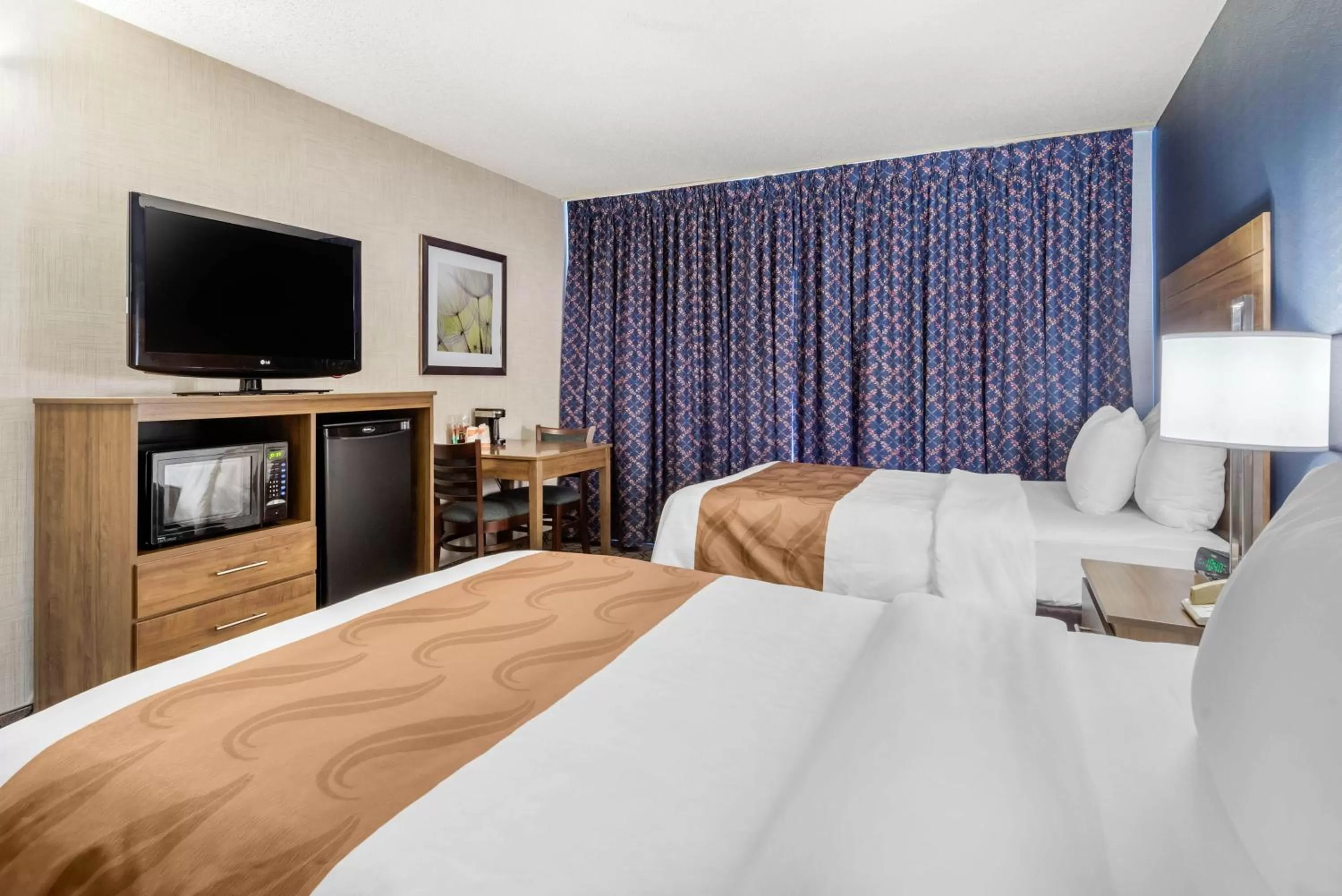 Double Room with Two Double Beds in Quality Suites