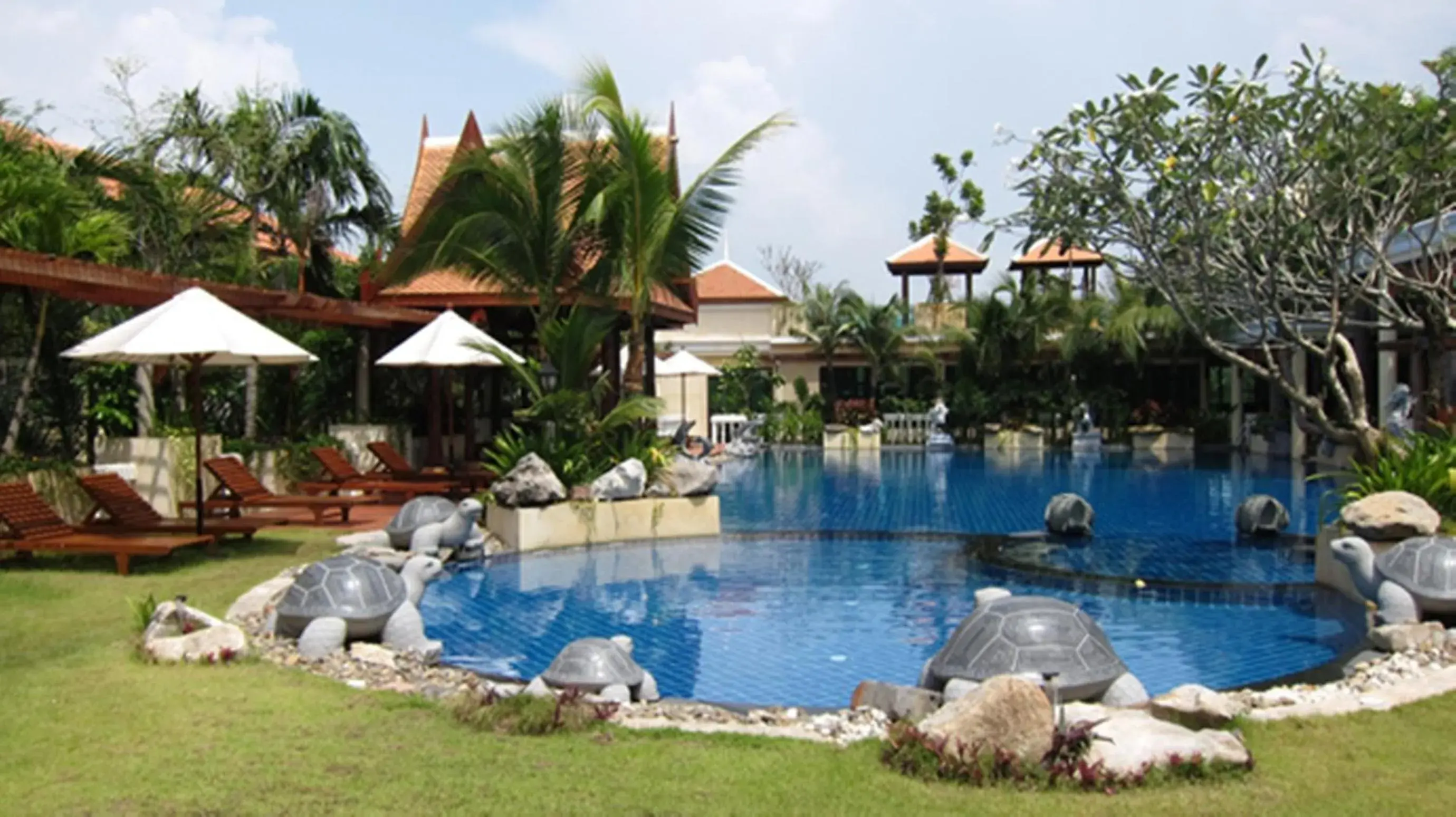 Facade/entrance, Swimming Pool in Mae Pim Resort Hotel