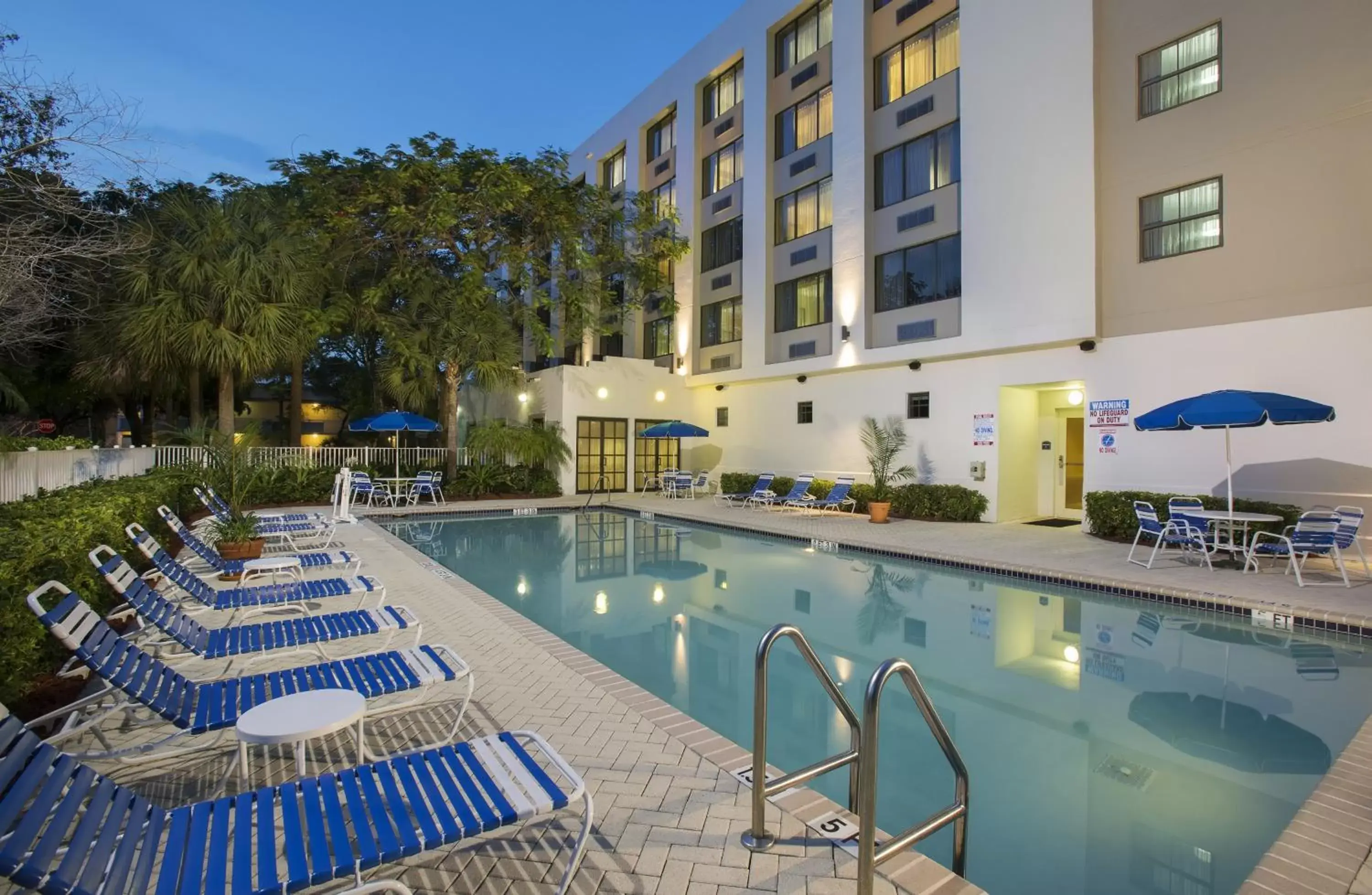 Swimming Pool in Holiday Inn Express Hotel & Suites Ft. Lauderdale-Plantation, an IHG Hotel