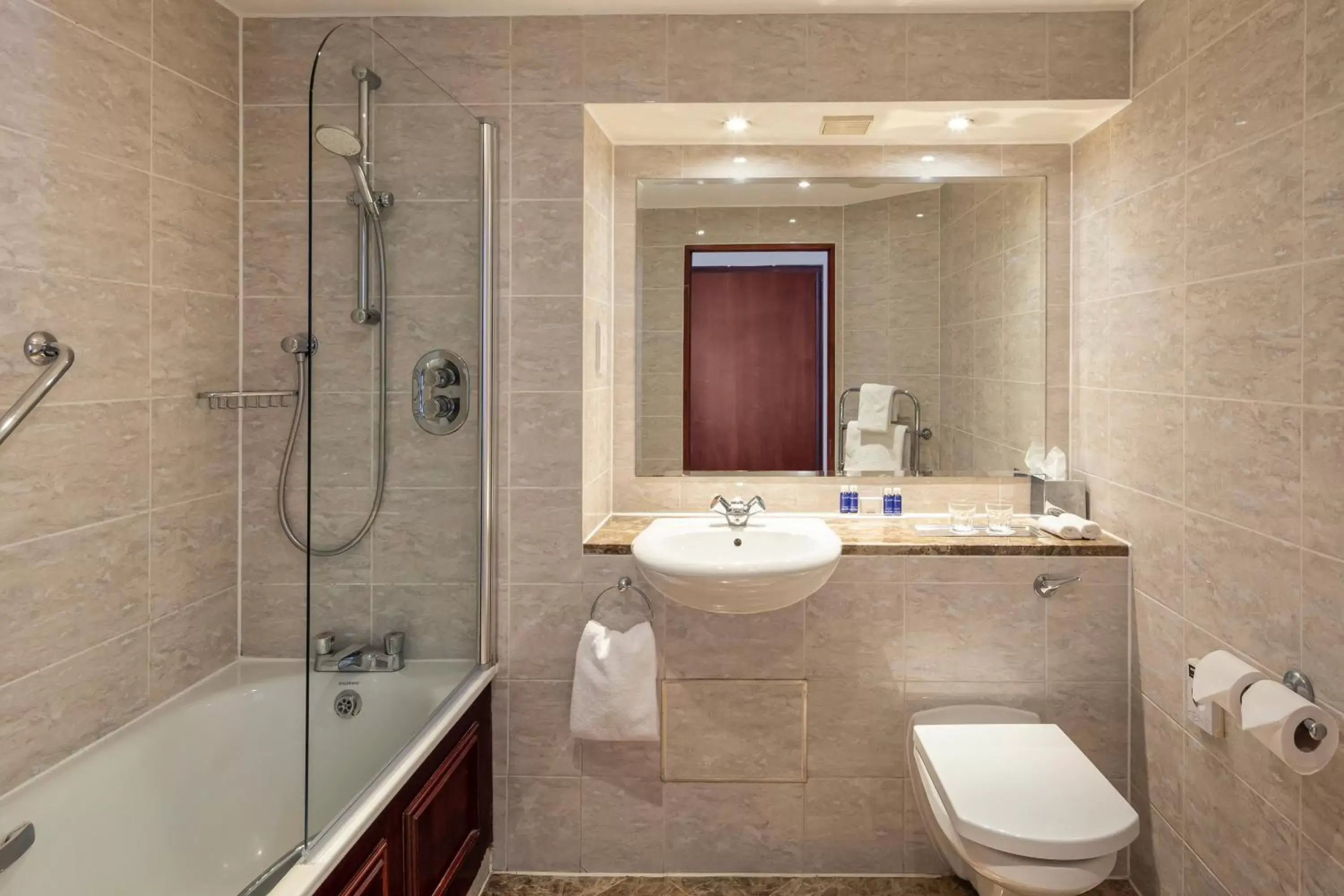 Bathroom in Edinburgh Holyrood Hotel