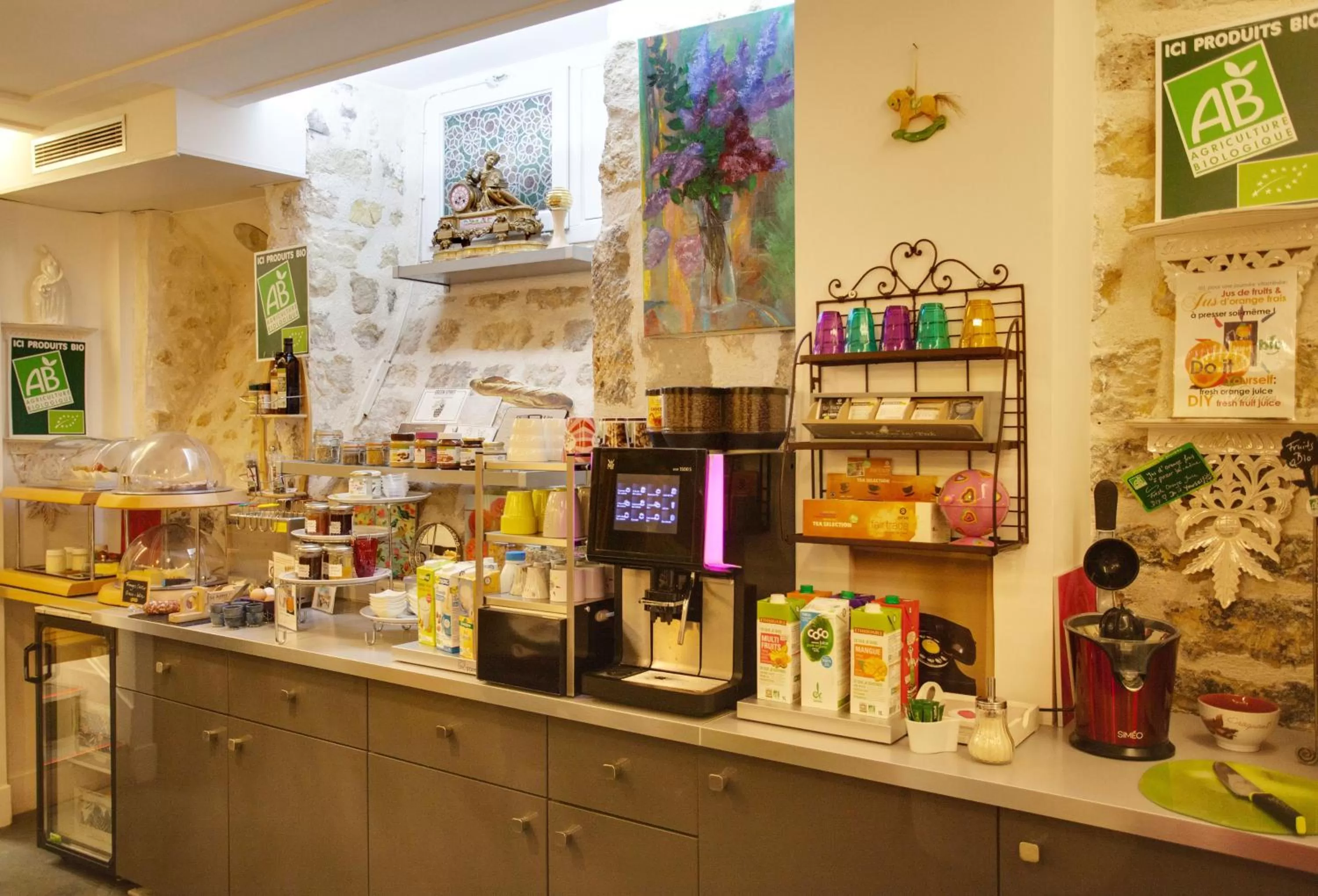 Breakfast in Le Pavillon Hotel